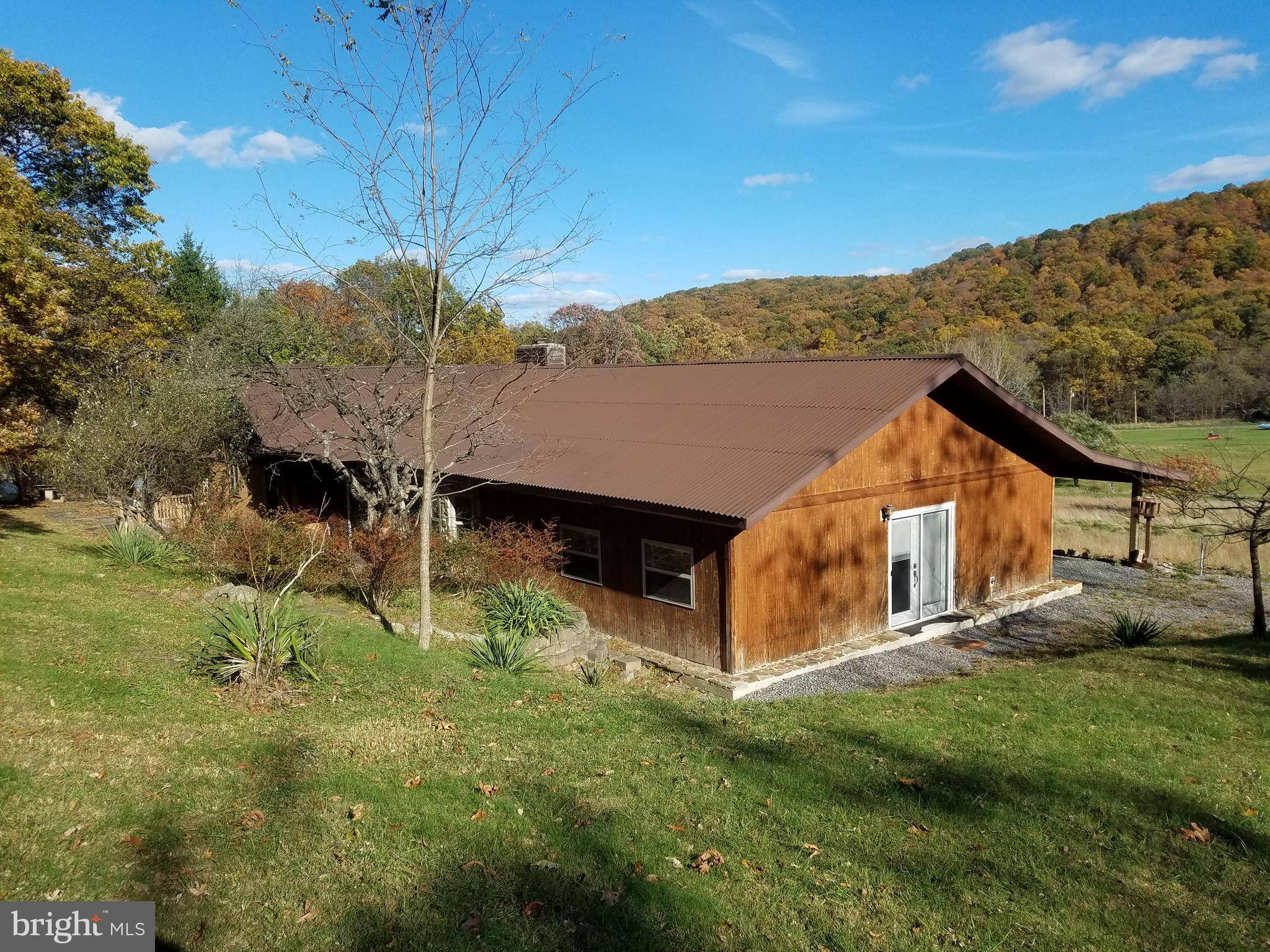 New Creek, WV 26743,940 NANCY HANKS DR