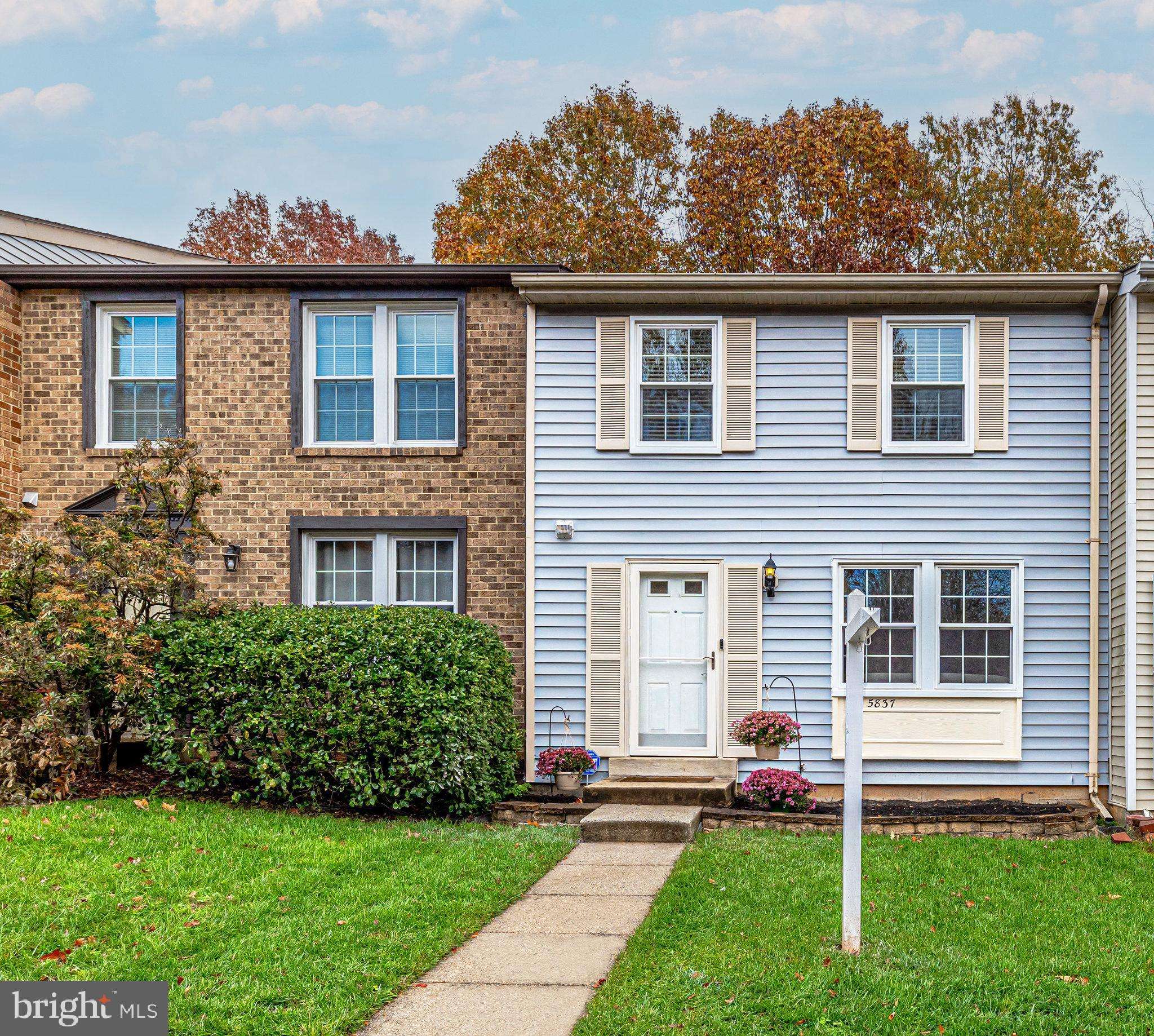 Centreville, VA 20121,5837 ROCK FOREST CT