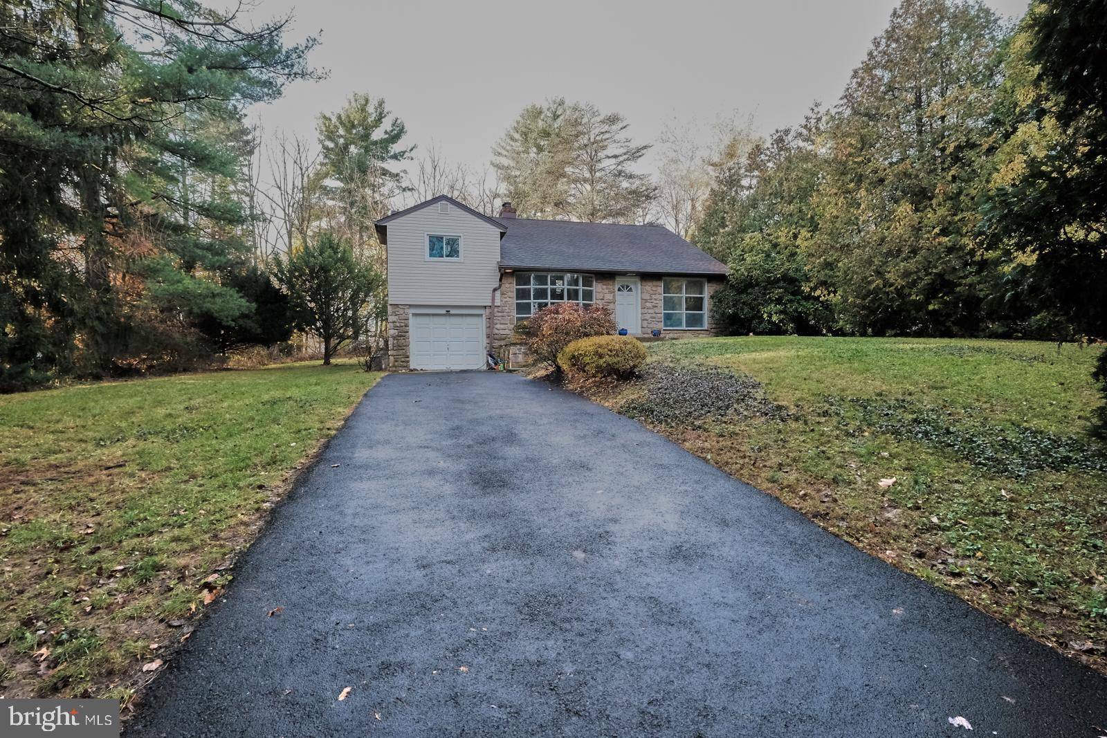 Huntingdon Valley, PA 19006,650 WOODWARD DR