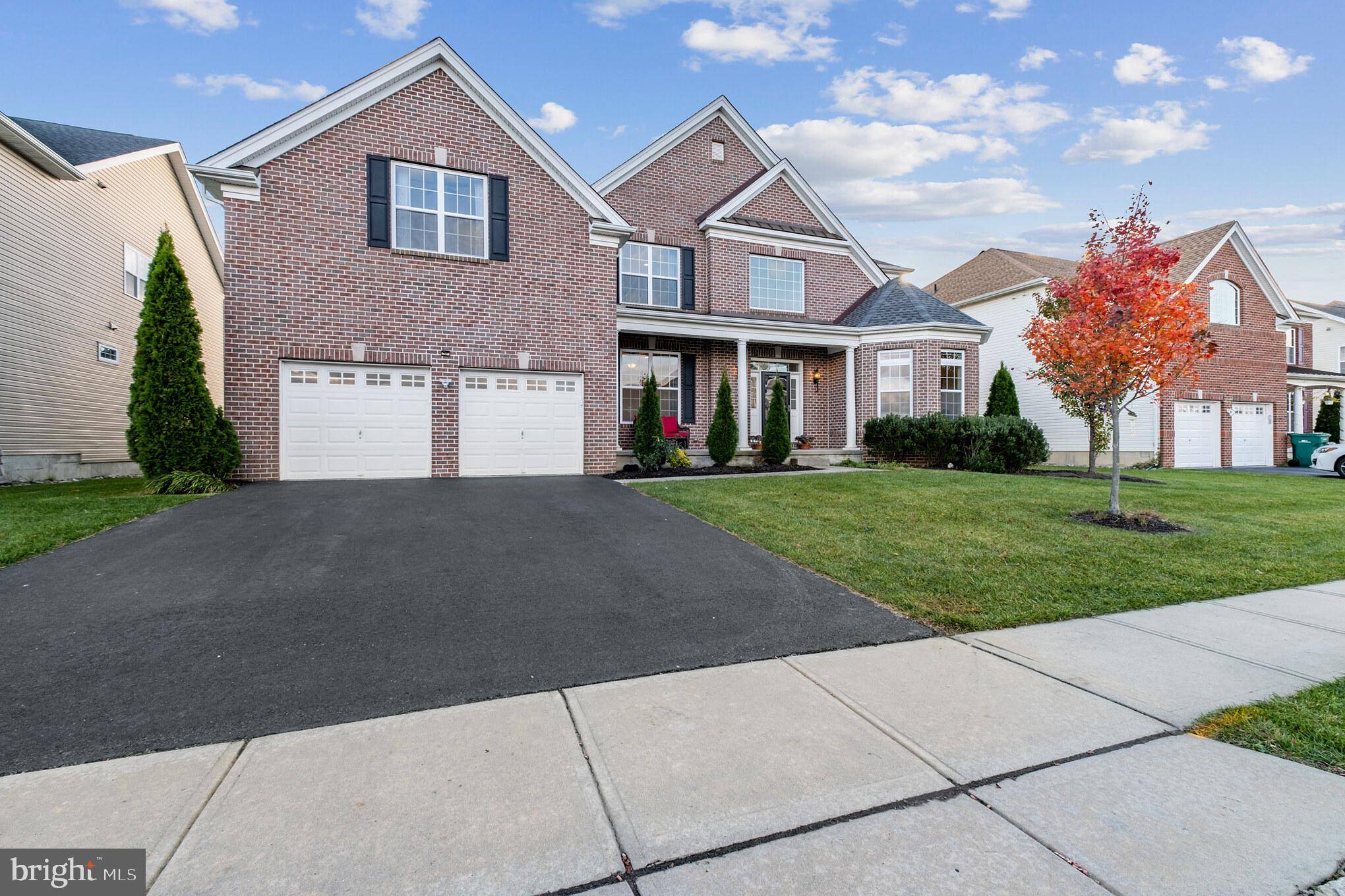 Monroe Township, NJ 08831,8 HASTINGS LN