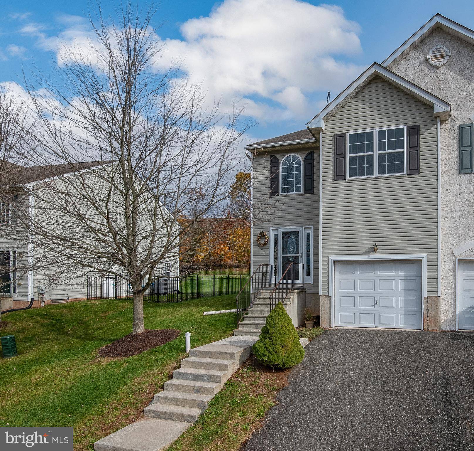 Pennsburg, PA 18073,690 DAISY LN