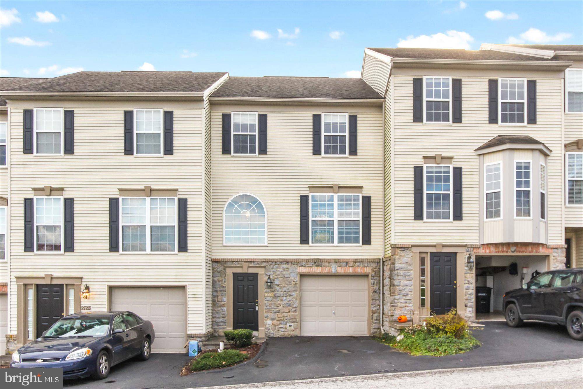 York, PA 17402,2720 EQUESTRIAN #136