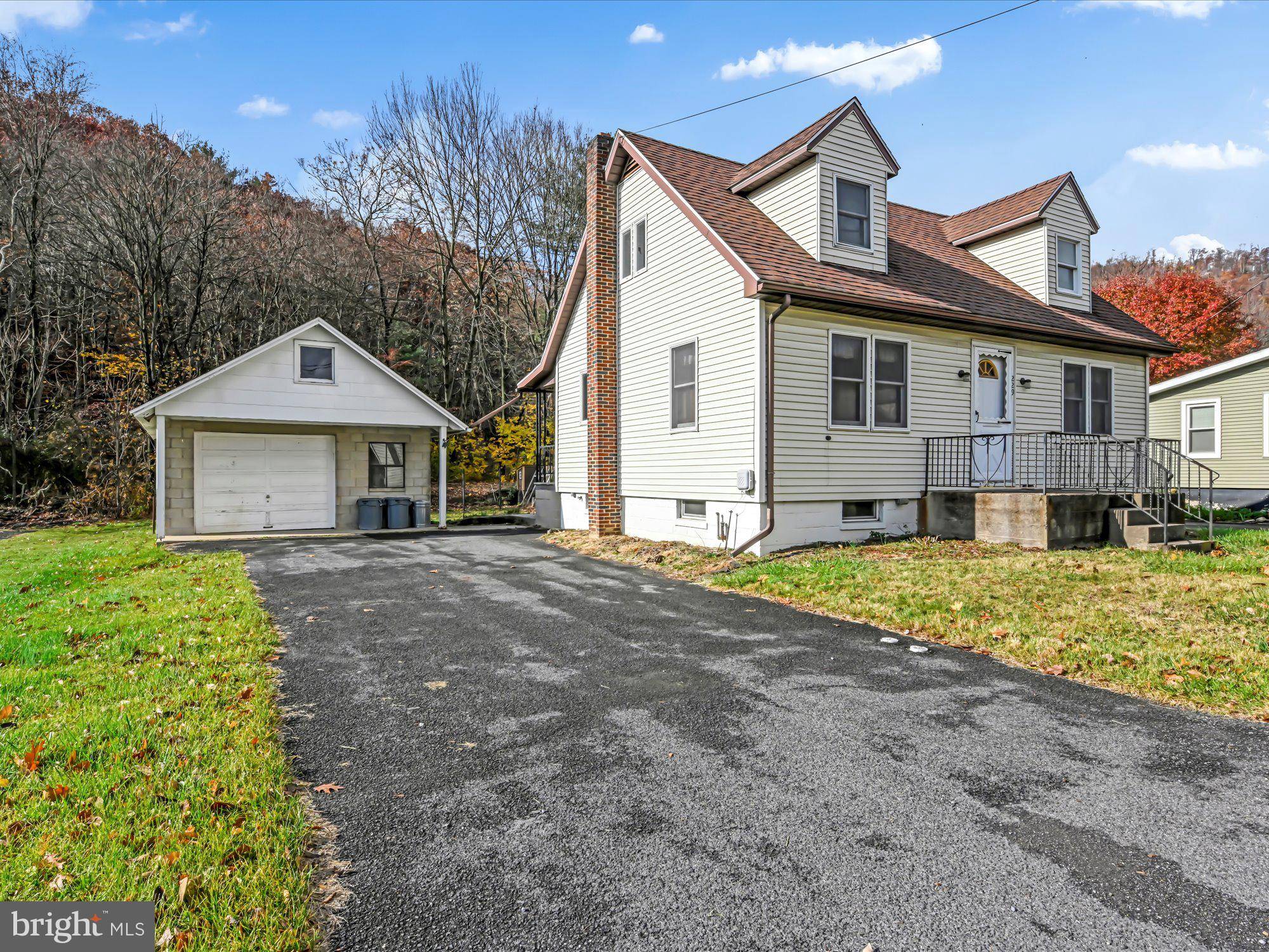 Pine Grove, PA 17963,229 TREMONT RD