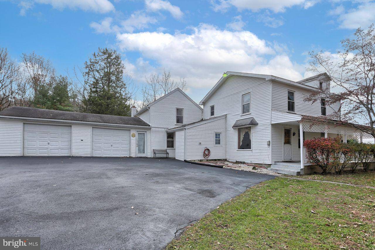 Mount Holly Springs, PA 17065,16 CEDAR ST