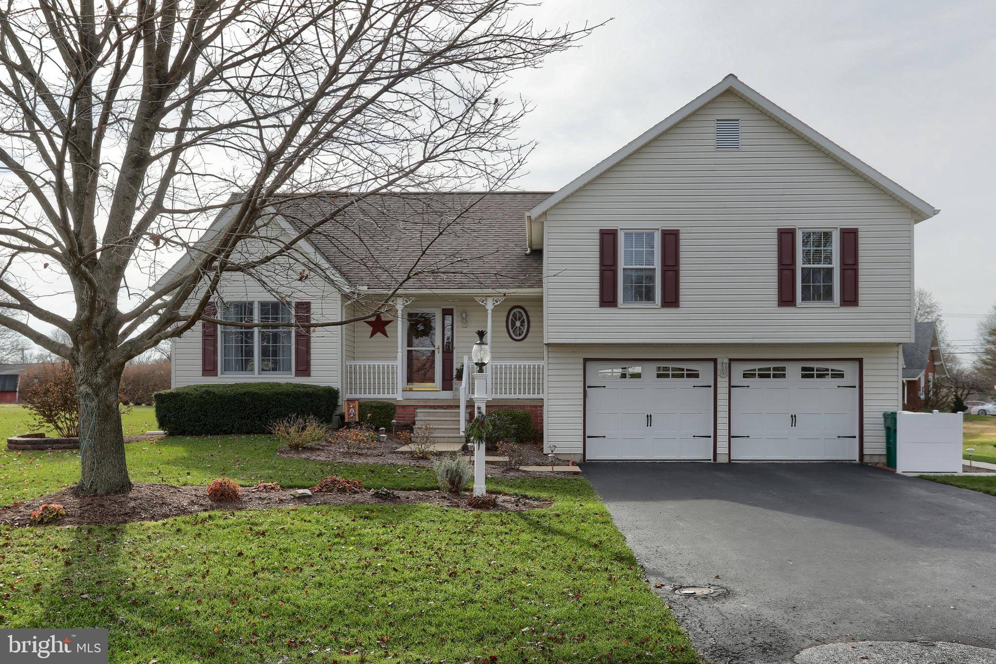 Palmyra, PA 17078,8 CLOVER CT