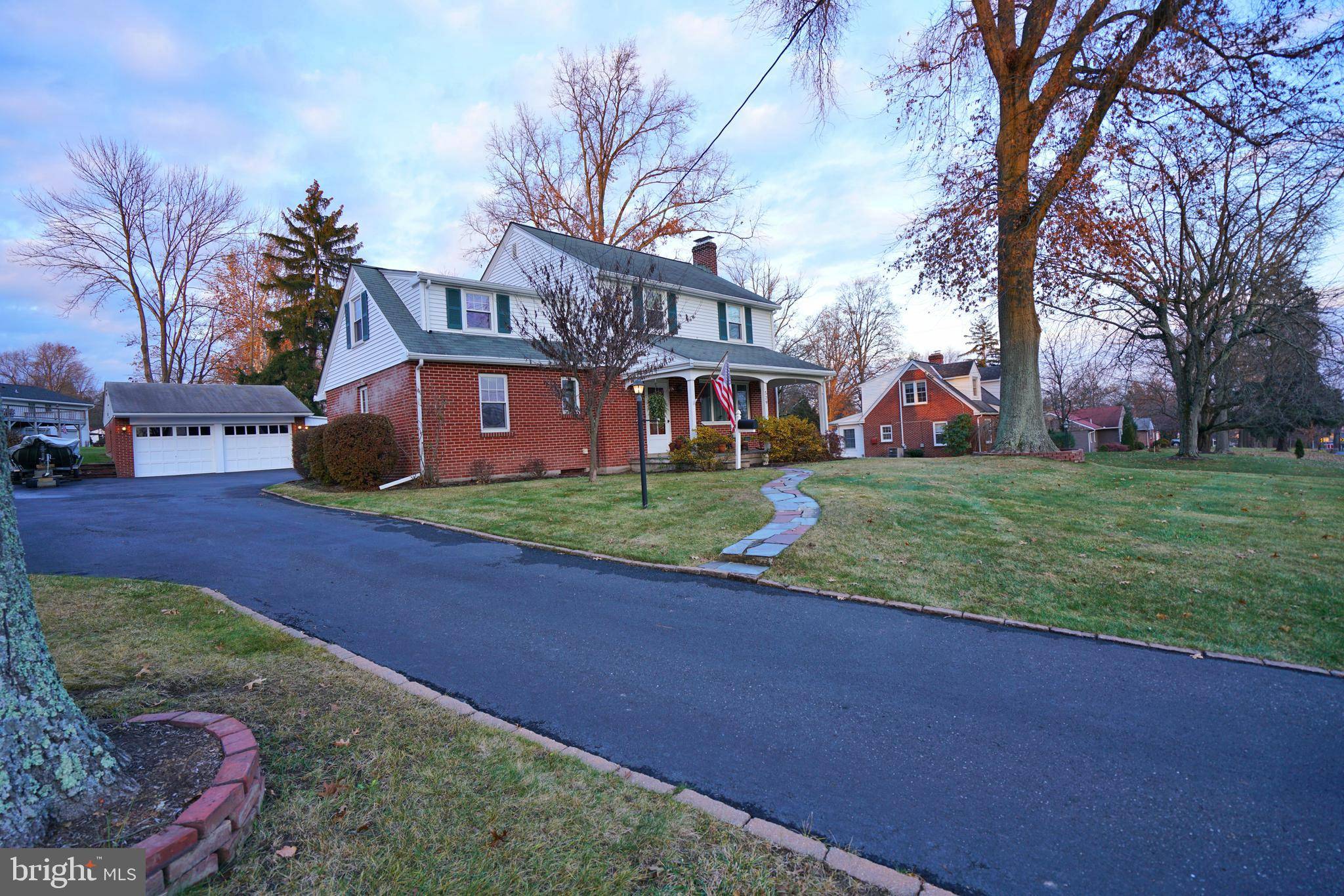 Sellersville, PA 18960,529 LAWN AVE