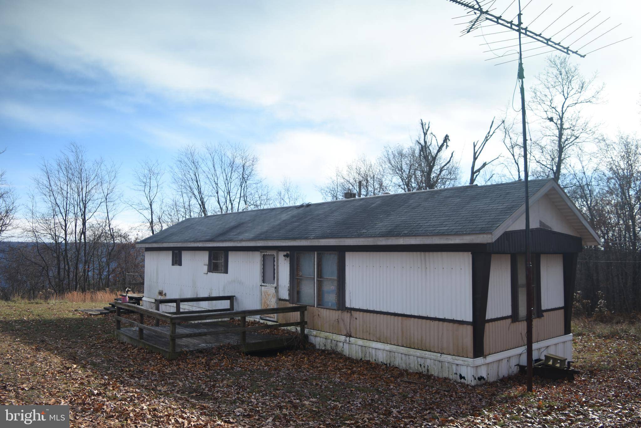 Great Cacapon, WV 25422,1162 GAMBLE RD