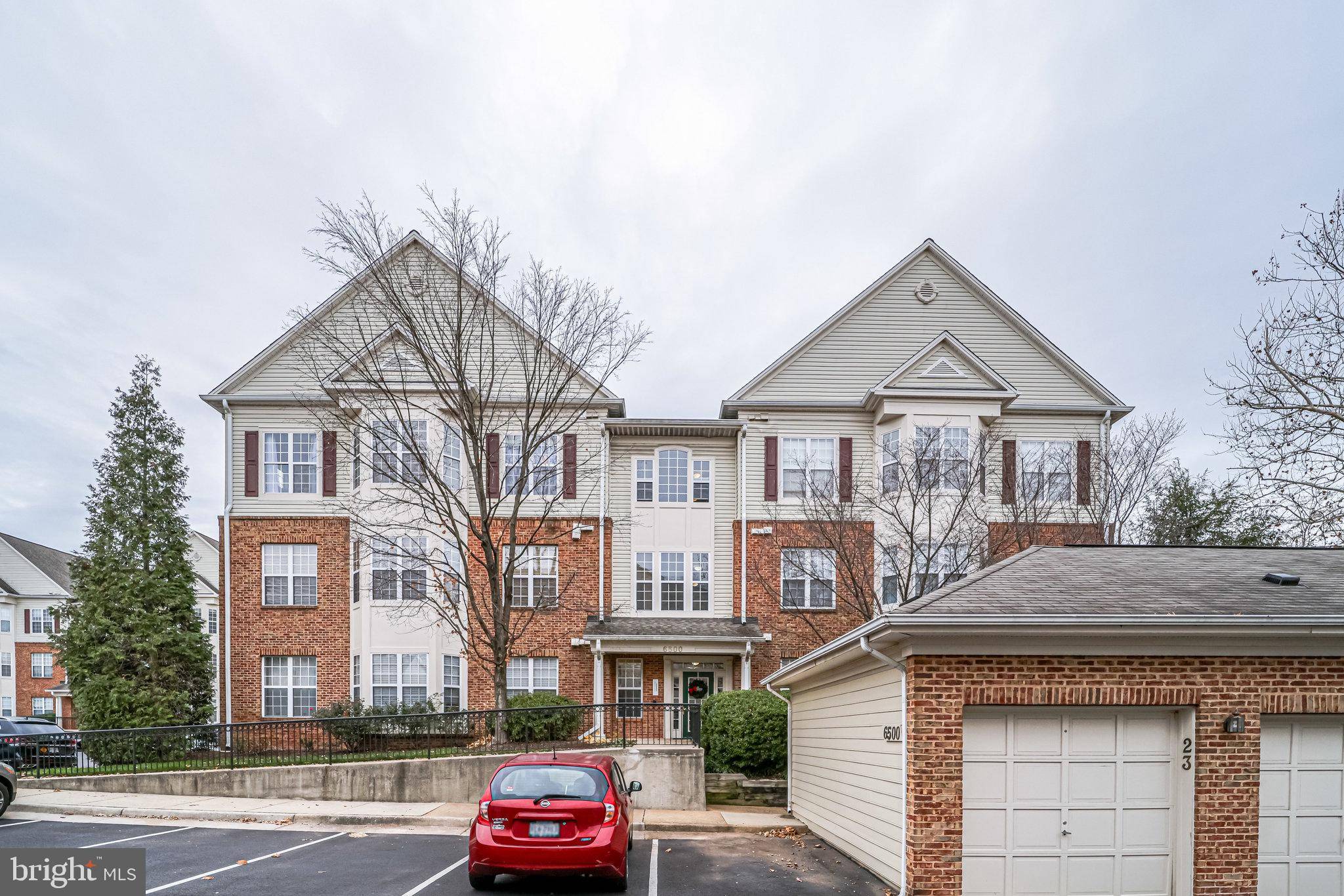 Alexandria, VA 22312,6500 TAYACK PL #301