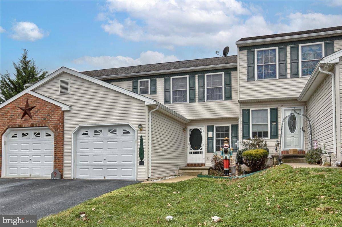 Myerstown, PA 17067,4 GRASSHOPPER CT