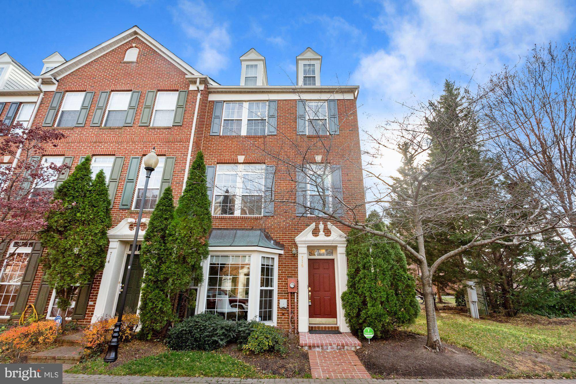 Alexandria, VA 22314,716 SCARBURGH WAY