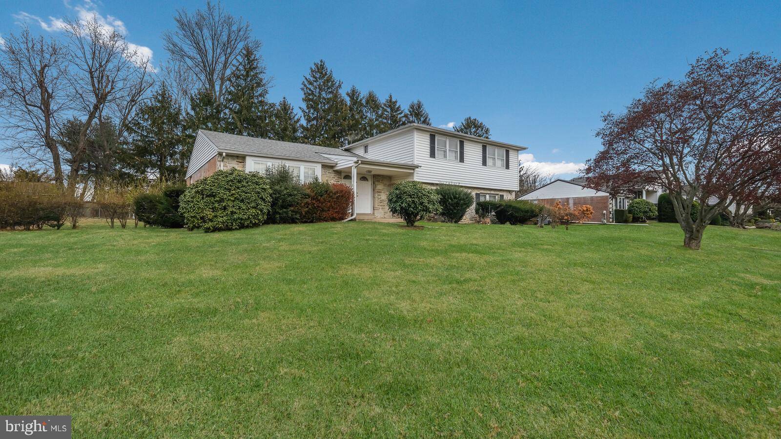 Huntingdon Valley, PA 19006,869 BARNSWALLOW LN