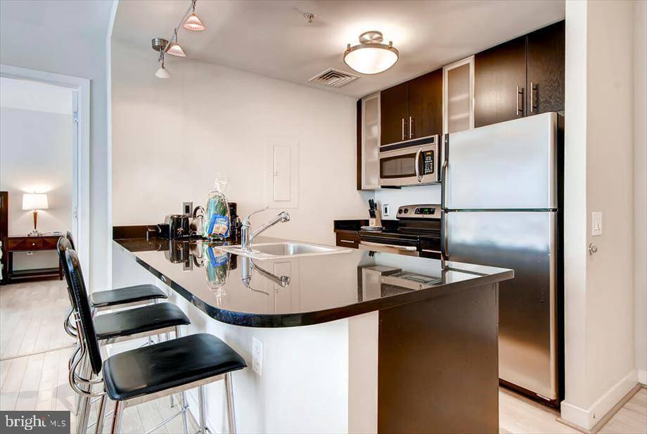 Washington, DC 20005,733 15TH ST NW #(1 BEDROOM OPTION)