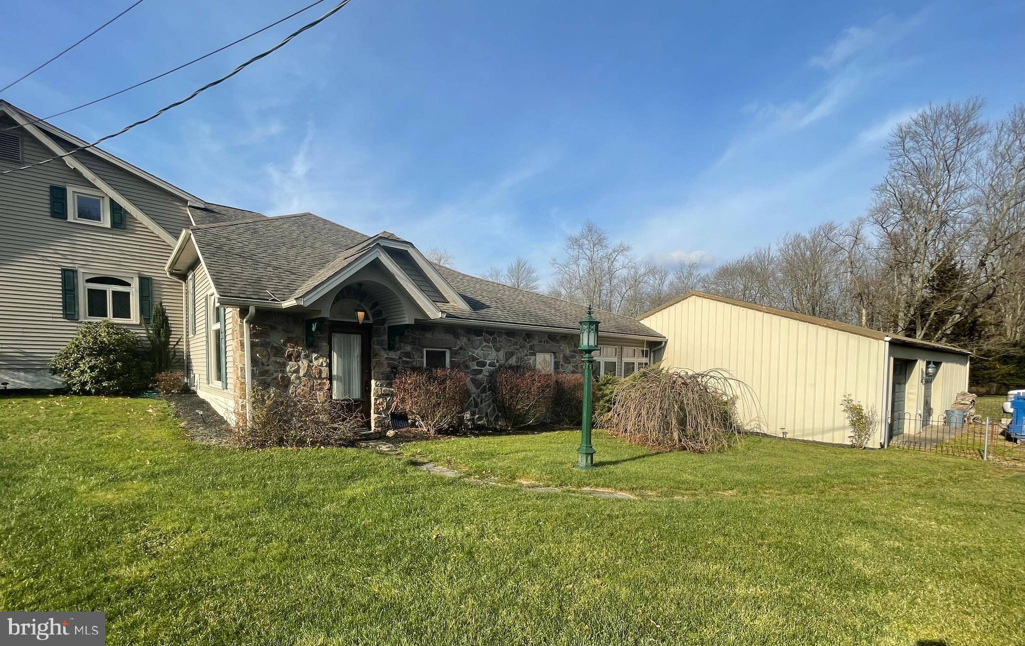 Elverson, PA 19520,451 PINE SWAMP RD