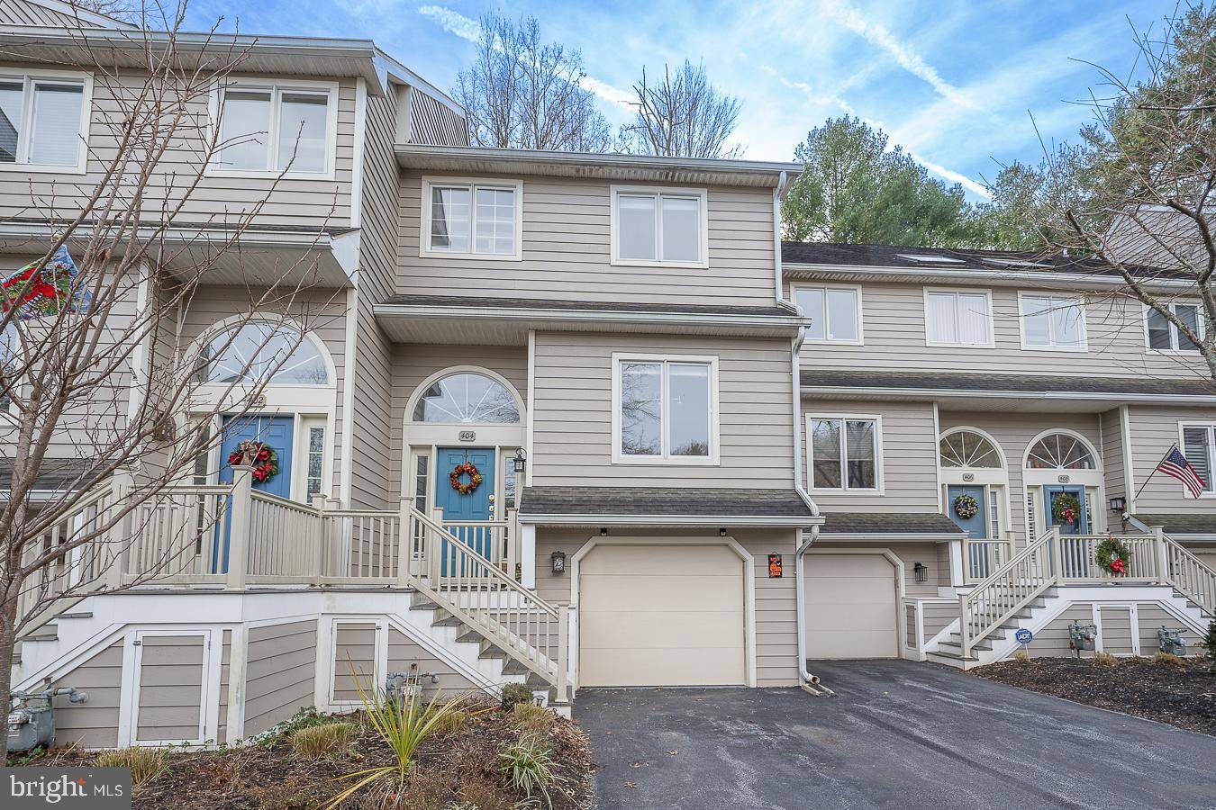 Newtown Square, PA 19073,404 WOODED WAY