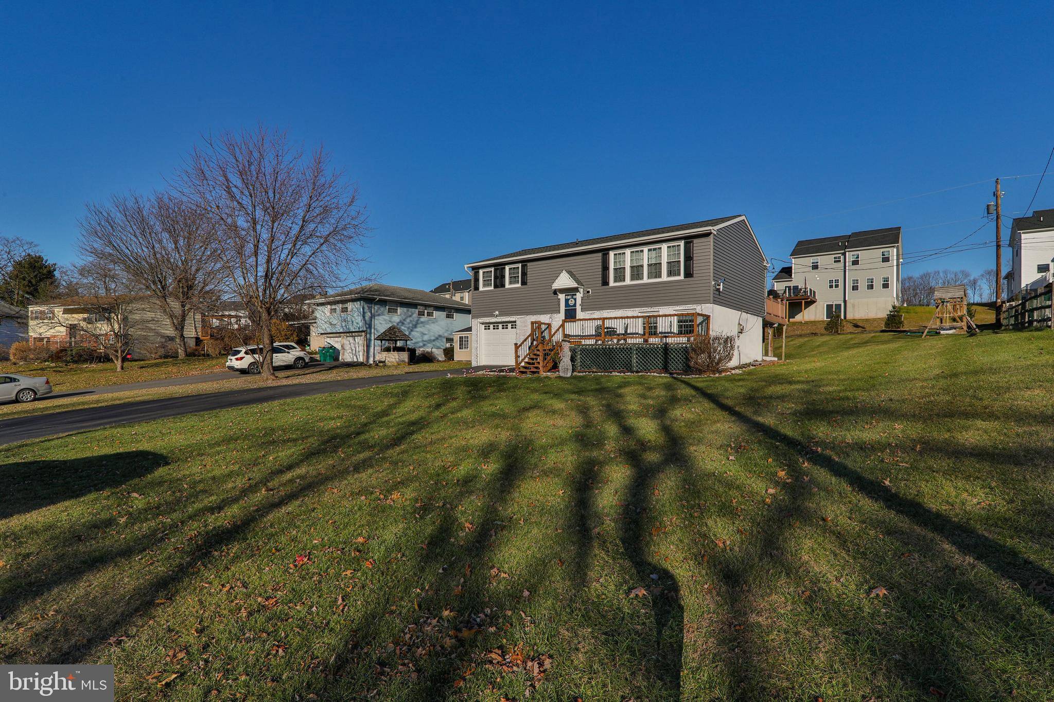 Pennsburg, PA 18073,1020 LAKEVIEW TER