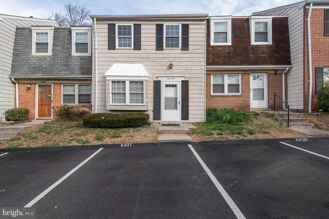 Glen Burnie, MD 21061,6457 LAMPLIGHTER RDG