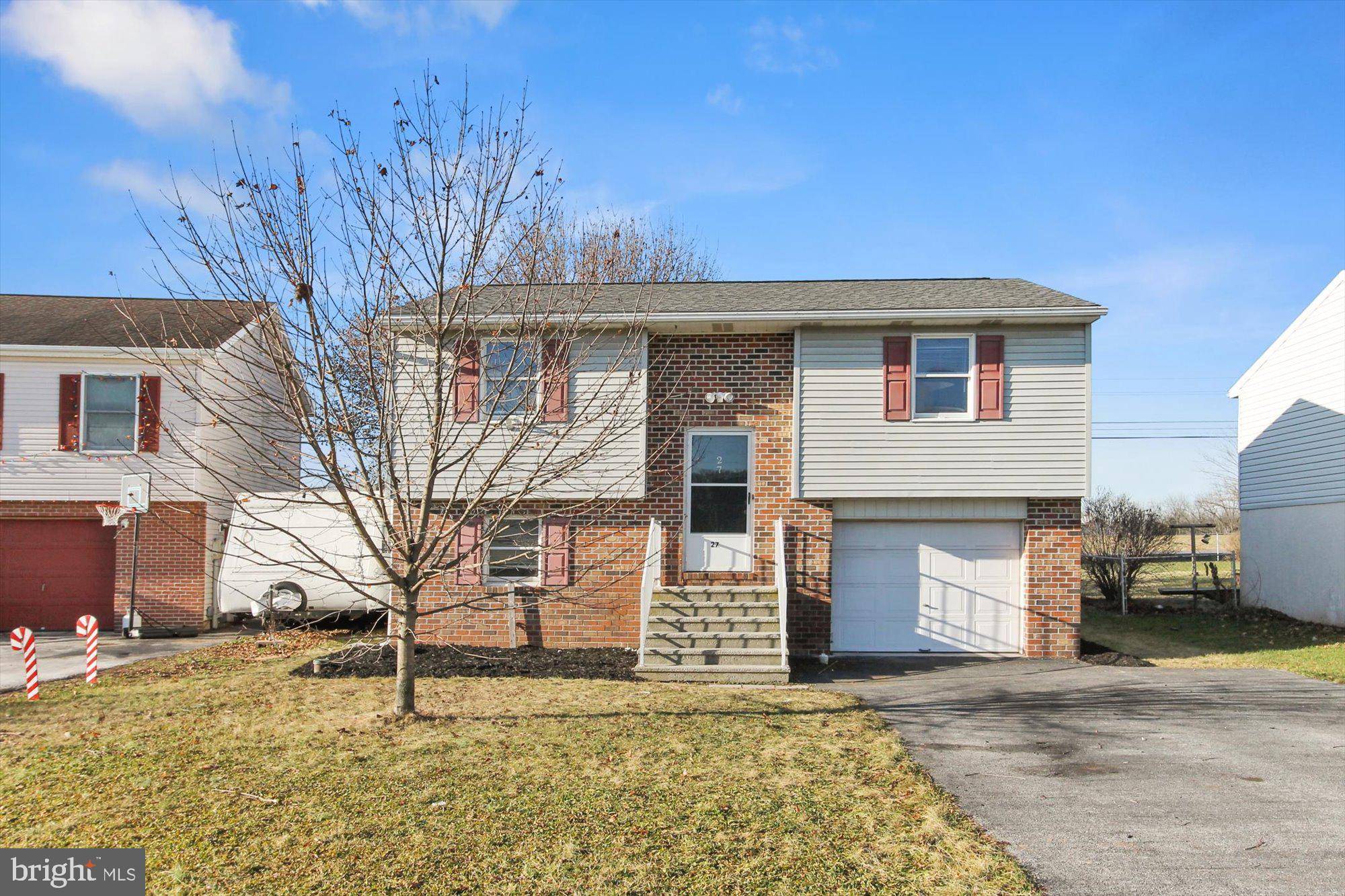 New Oxford, PA 17350,27 ANTLER LN