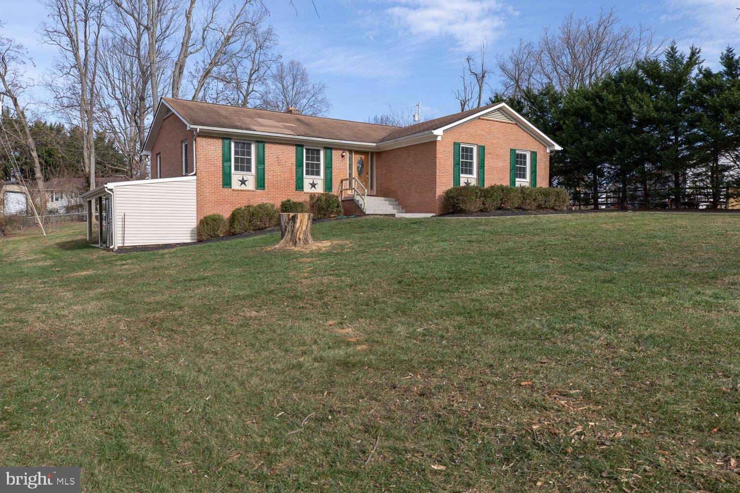 Charles Town, WV 25414,173 DOUGLAS DR