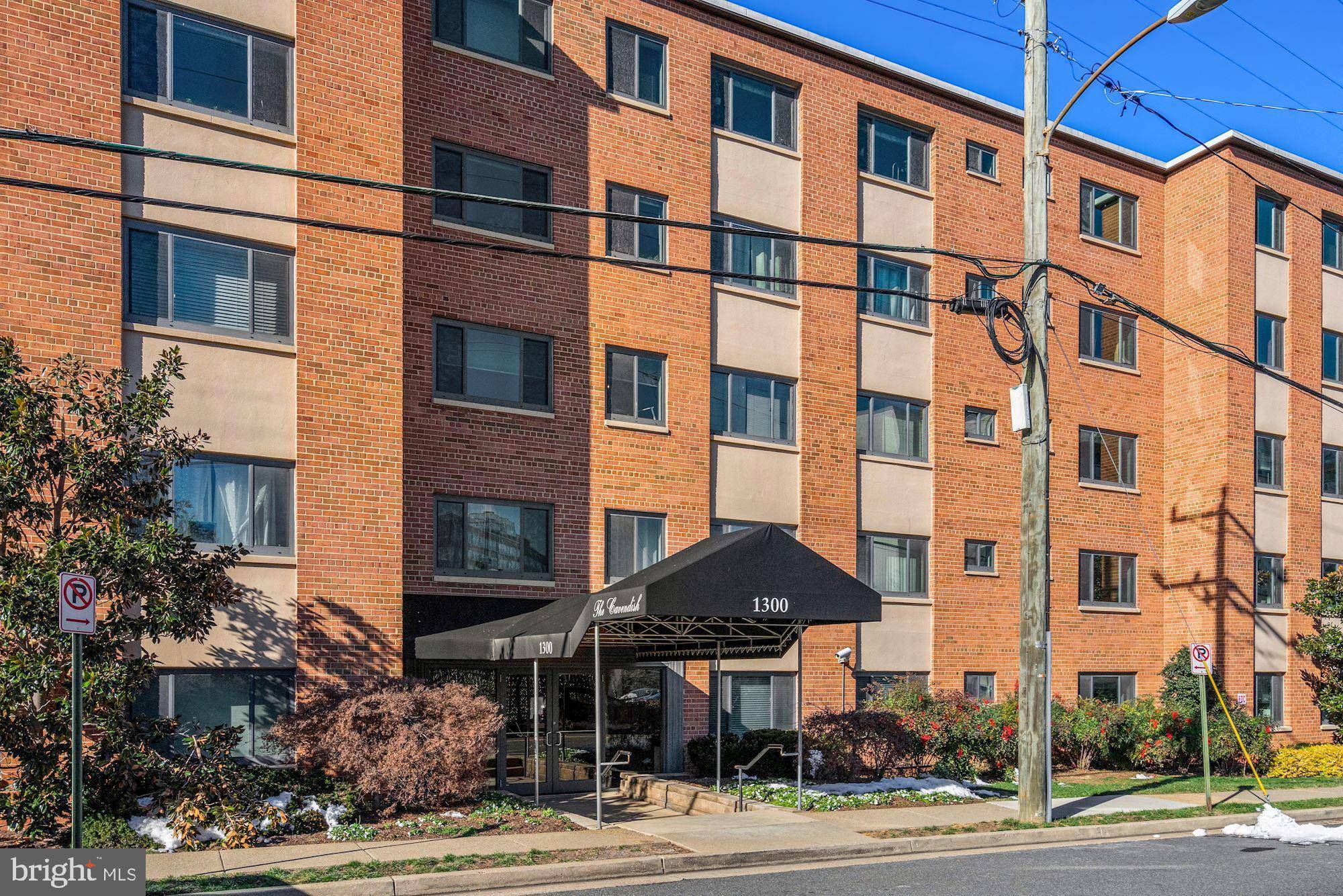 Arlington, VA 22202,1300 S ARLINGTON RIDGE RD #318