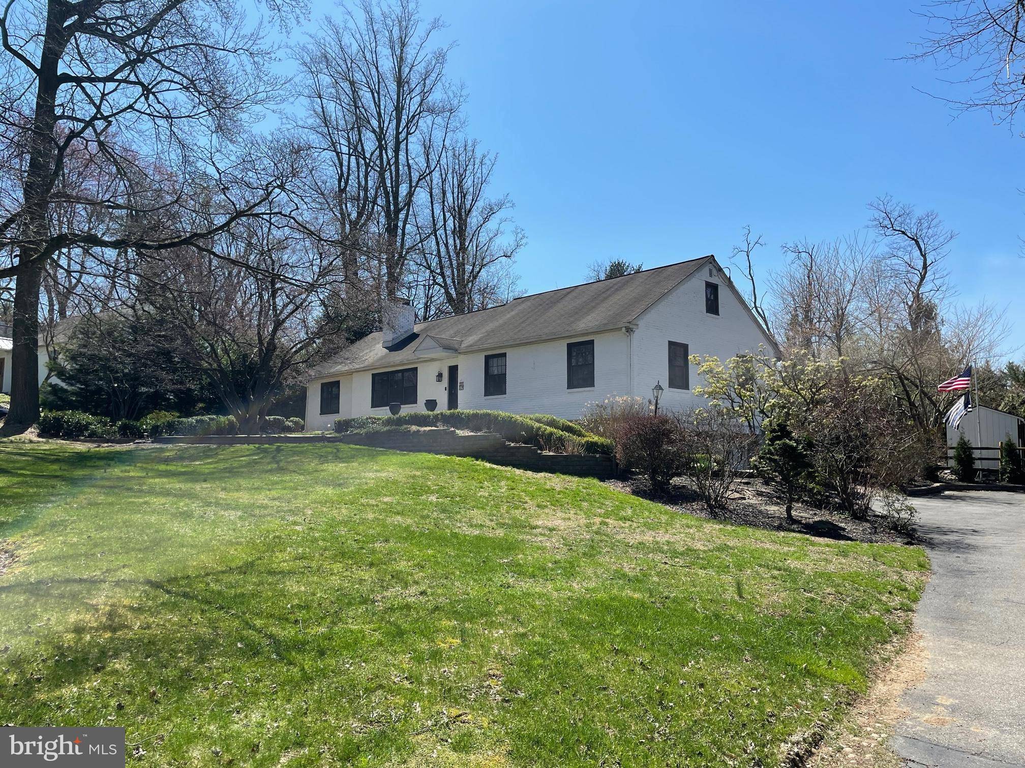 Devon, PA 19333,472 SCHOOL HOUSE LN