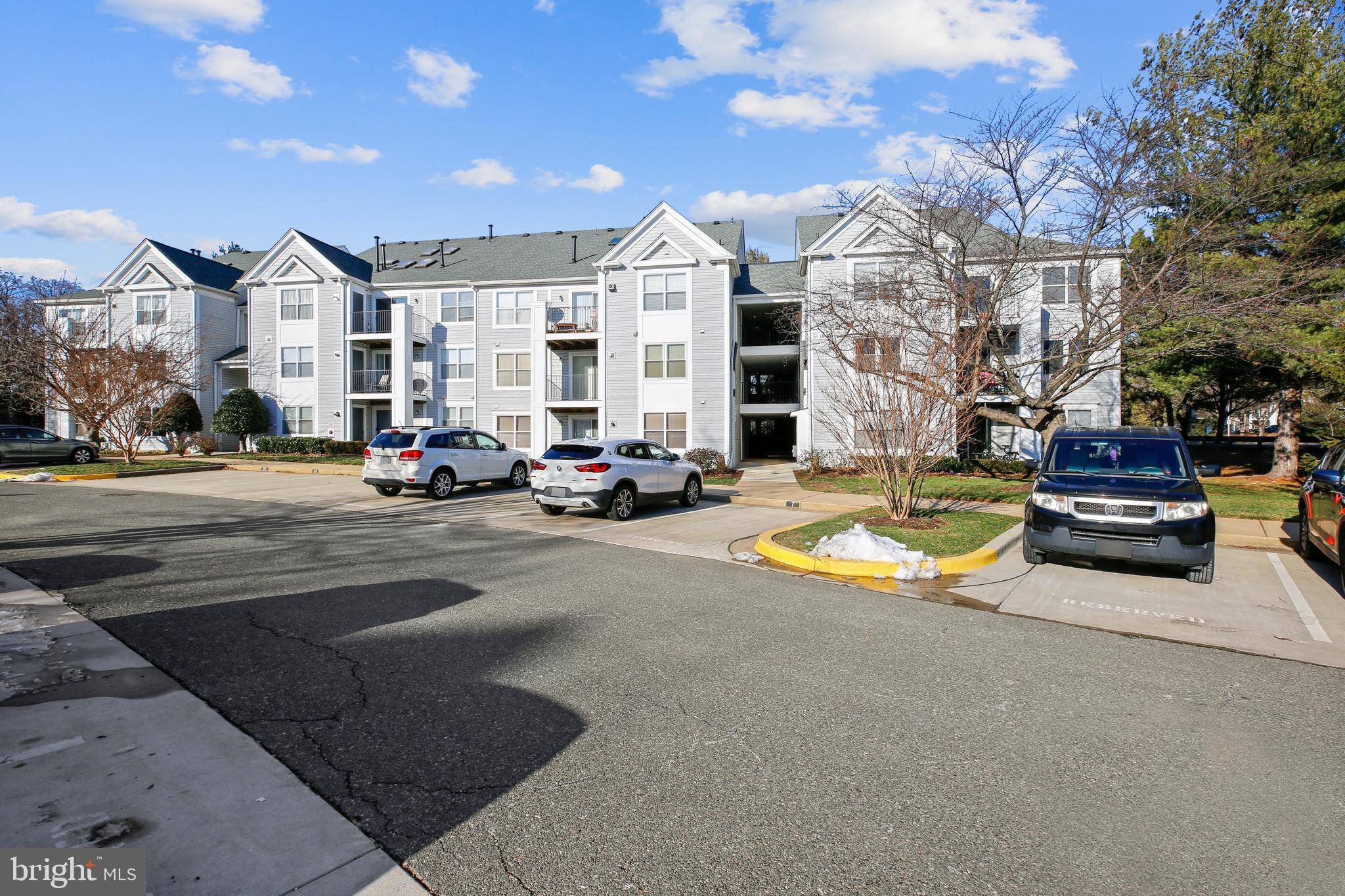 Rockville, MD 20850,10001 VANDERBILT CIR #14-2