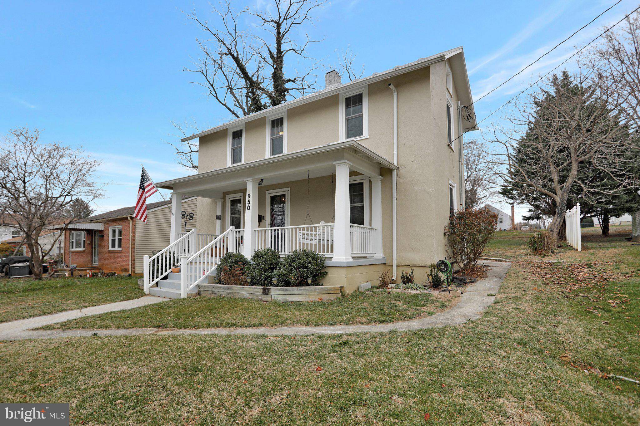 Charles Town, WV 25414,950 JEFFERSON AVE