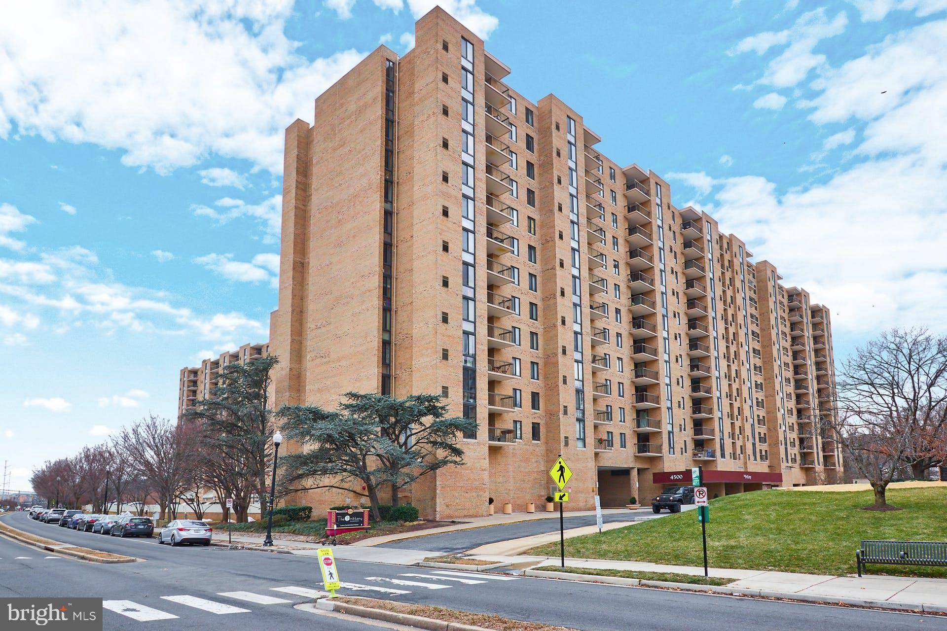 Arlington, VA 22204,4500 S FOUR MILE RUN DR #121