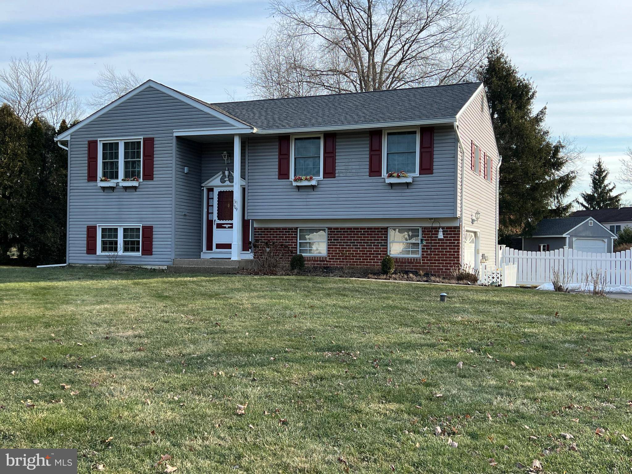 North Wales, PA 19454,109 NARCISSUS PL