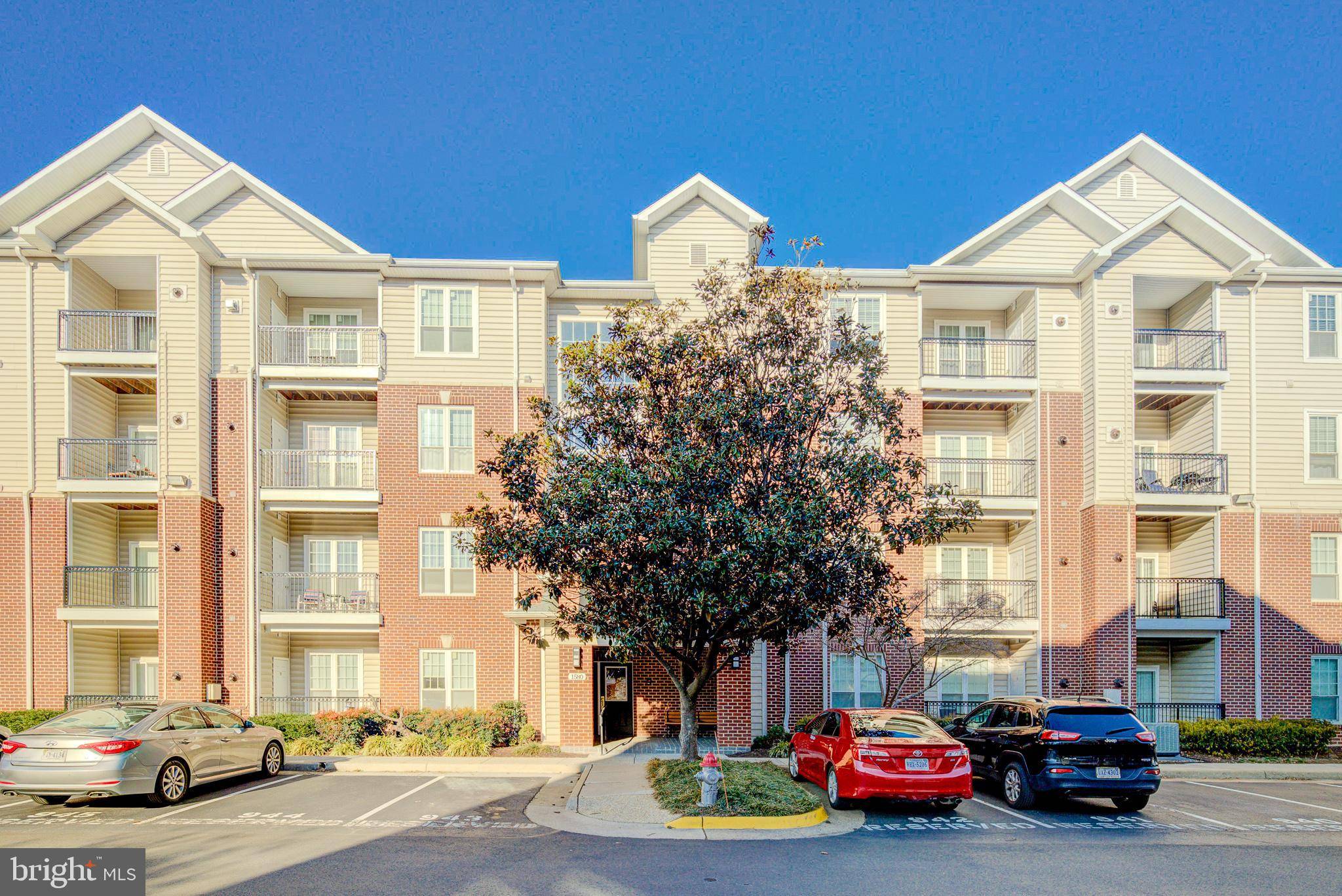 Mclean, VA 22102,1580 SPRING GATE #4215