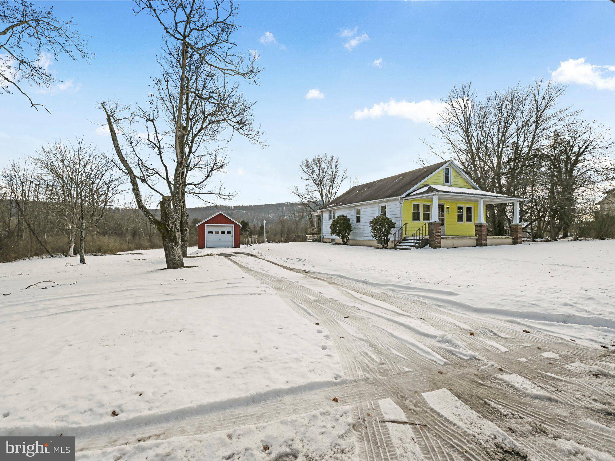 Pine Grove, PA 17963,571 SUEDBERG RD