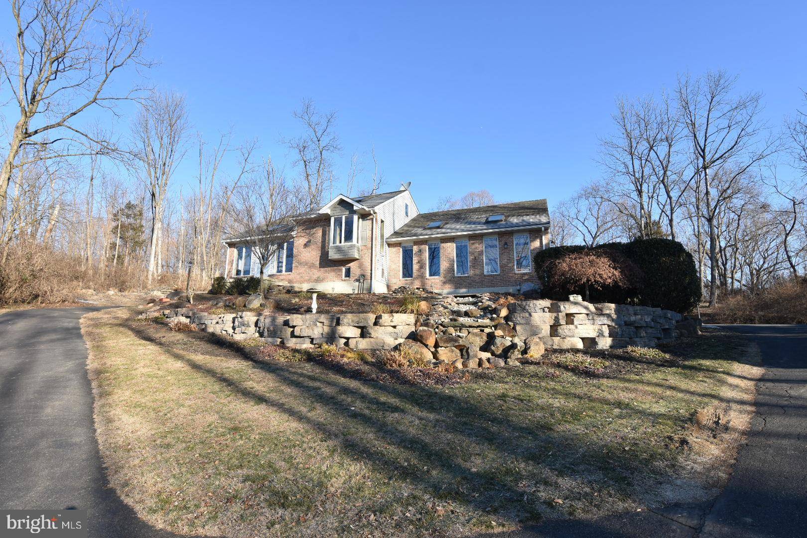 Bechtelsville, PA 19505,527 TOWNSHIP LINE RD