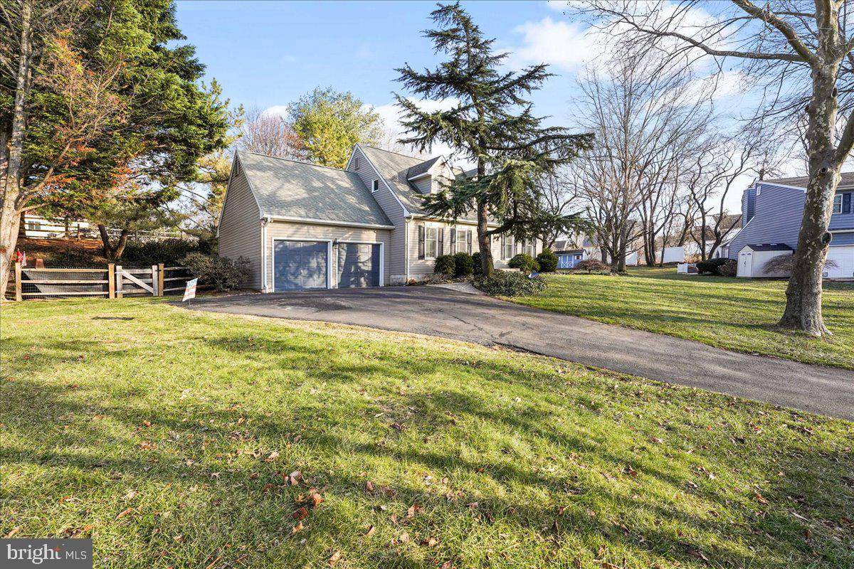 West Grove, PA 19390,8 POPPY LN