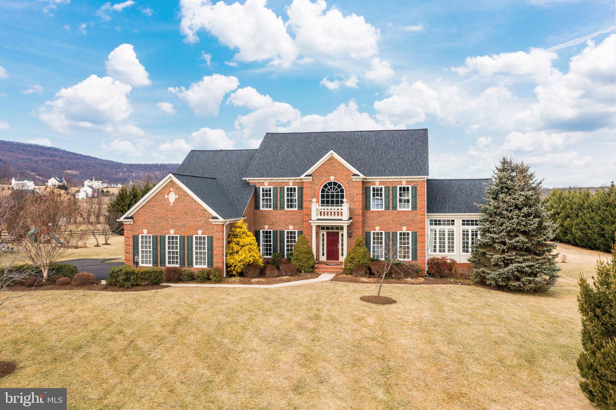 Round Hill, VA 20141,35568 GLENCOE CT