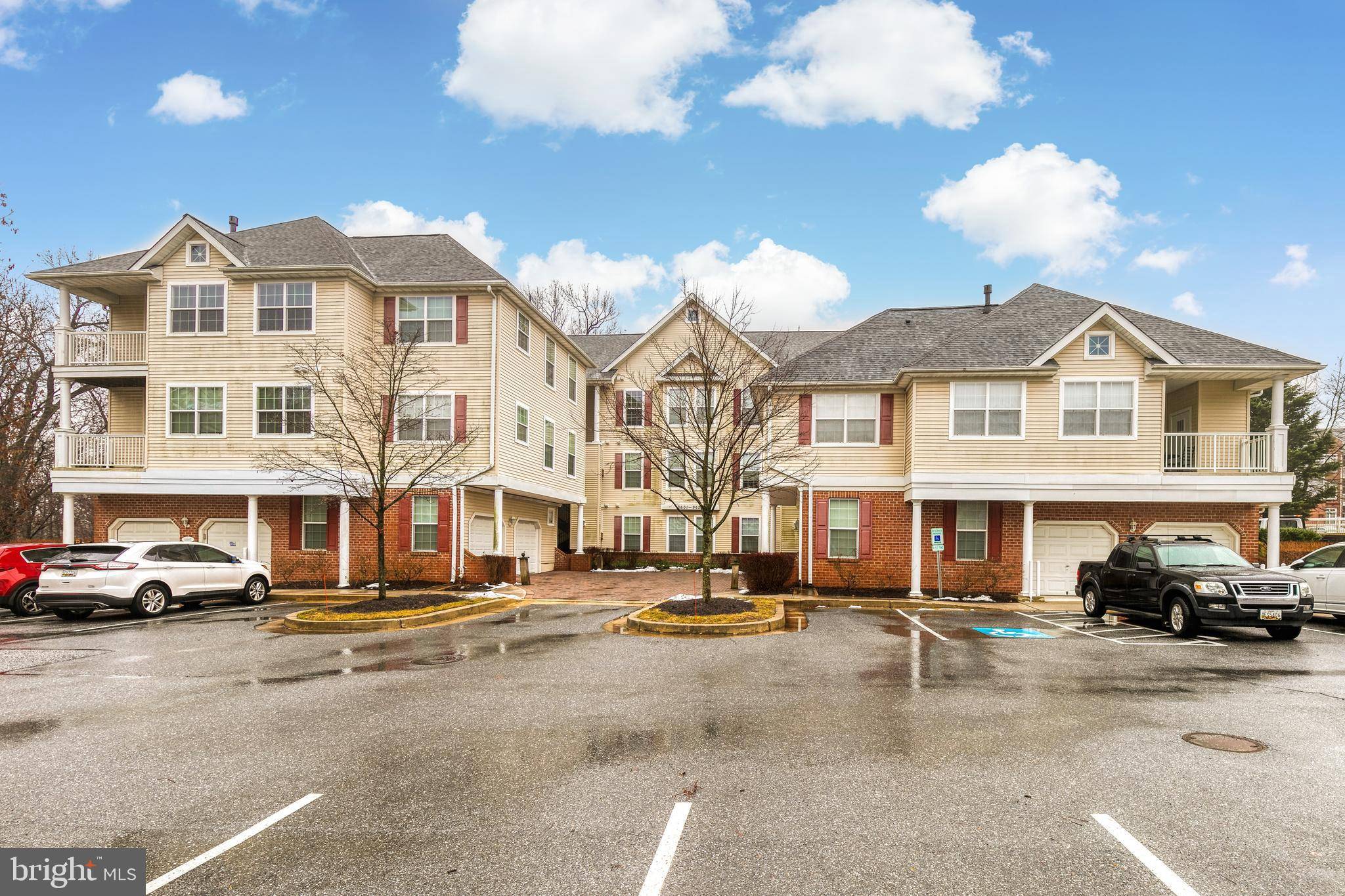 Owings Mills, MD 21117,9629 DEVEDENTE DR #305