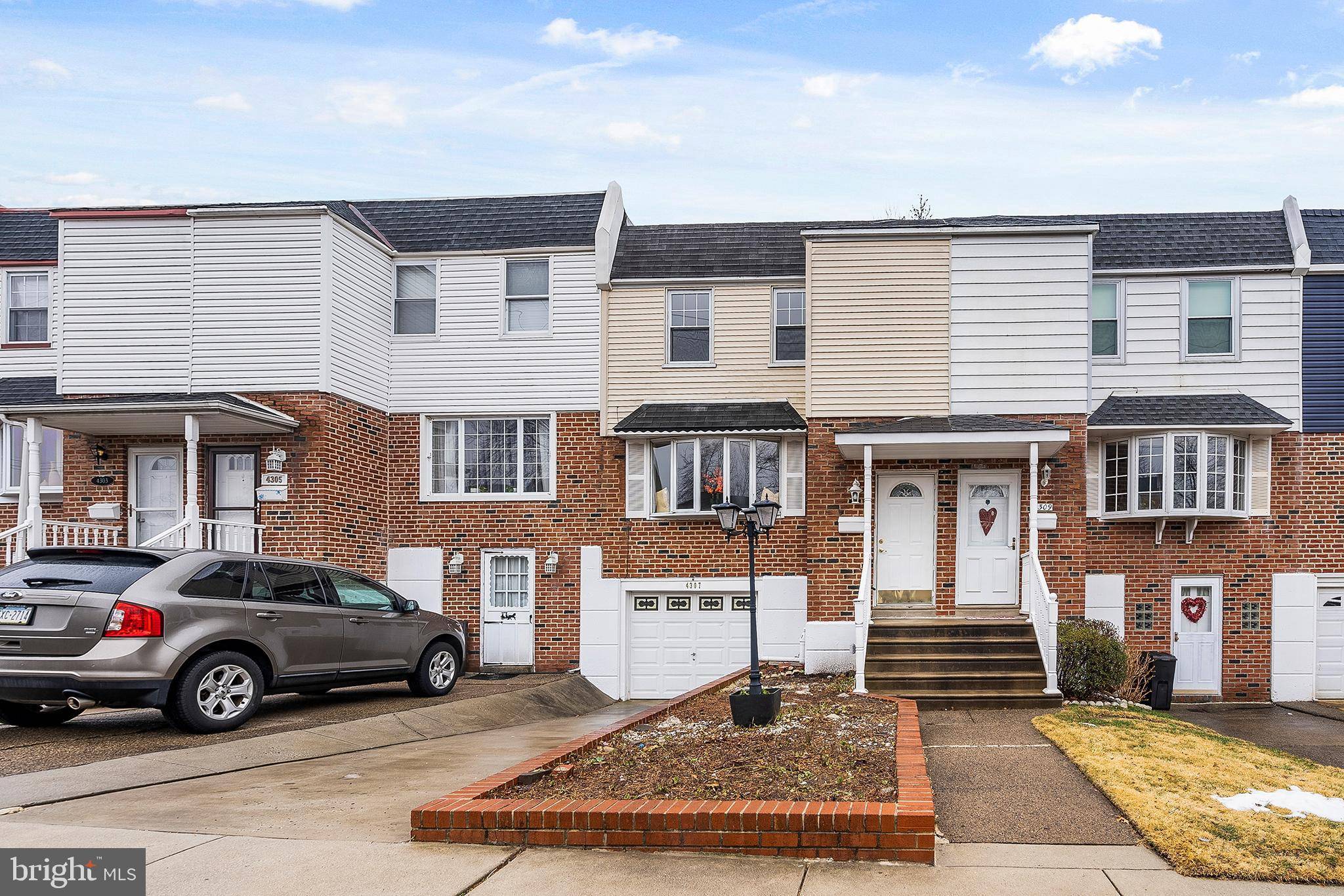 Philadelphia, PA 19154,4307 DEERPATH LN