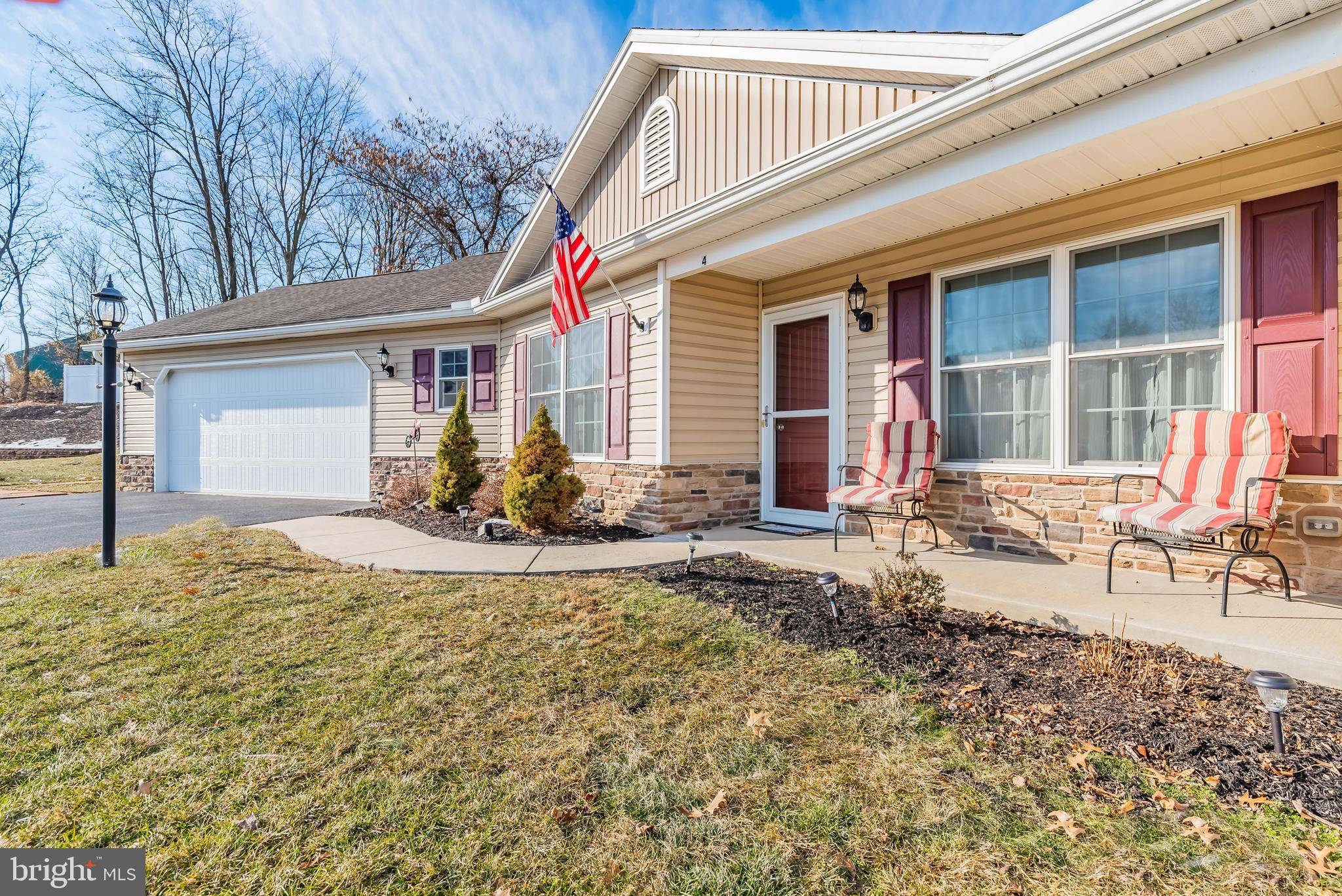 Mount Holly Springs, PA 17065,4 GROUP CT