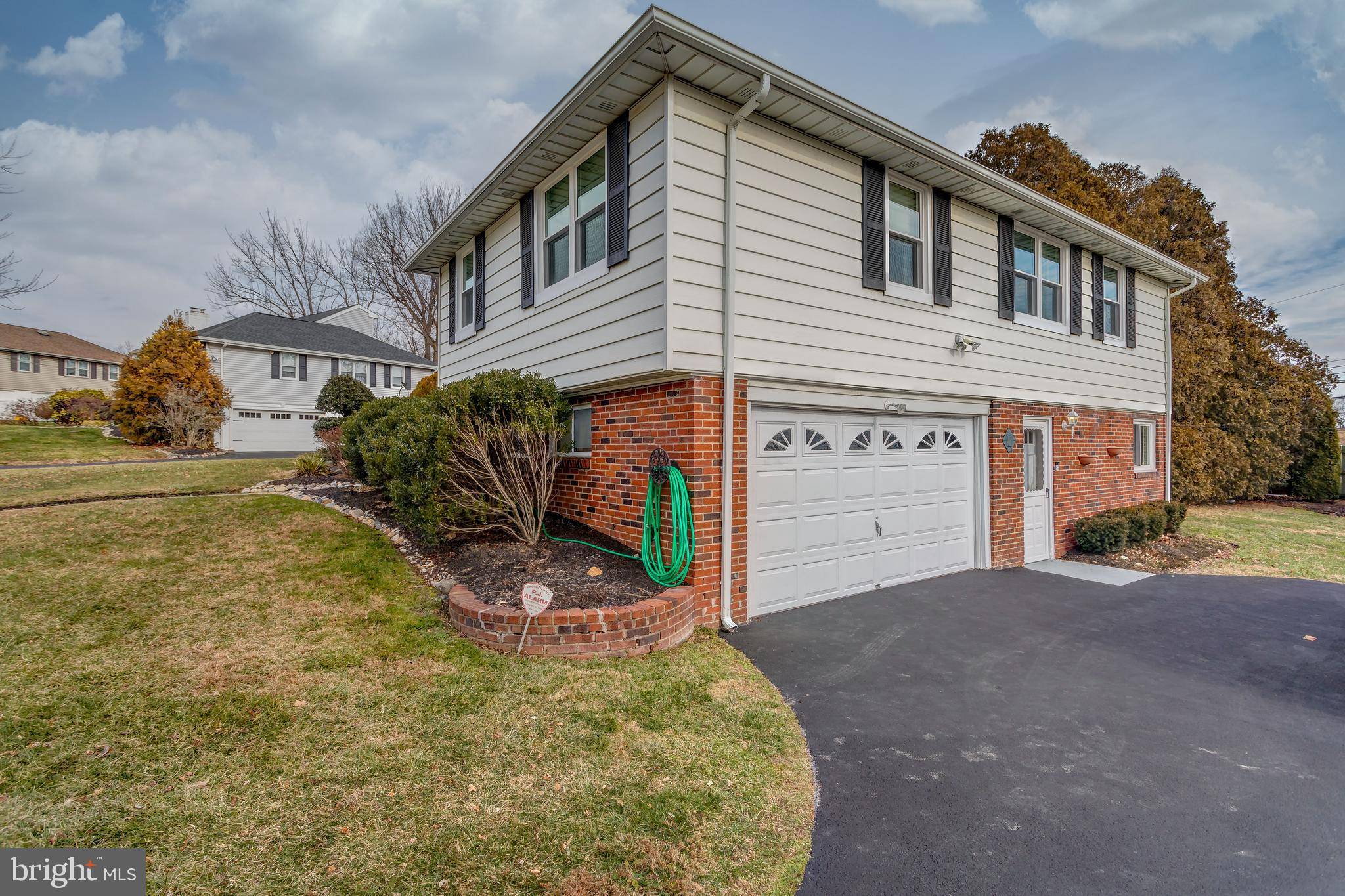 Springfield, PA 19064,731 DUNWOODY DR