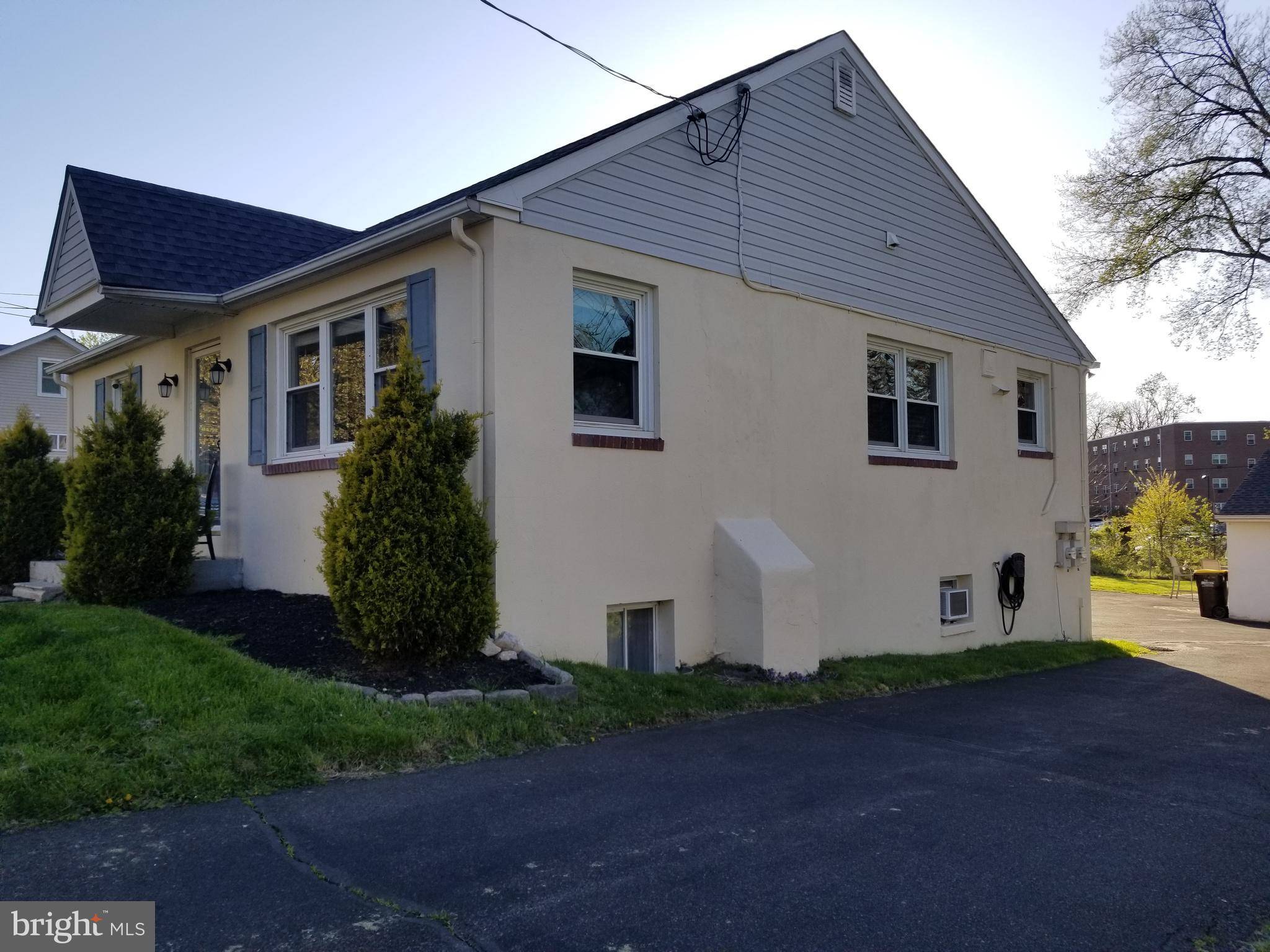 Horsham, PA 19044,426 SUMMIT AVE