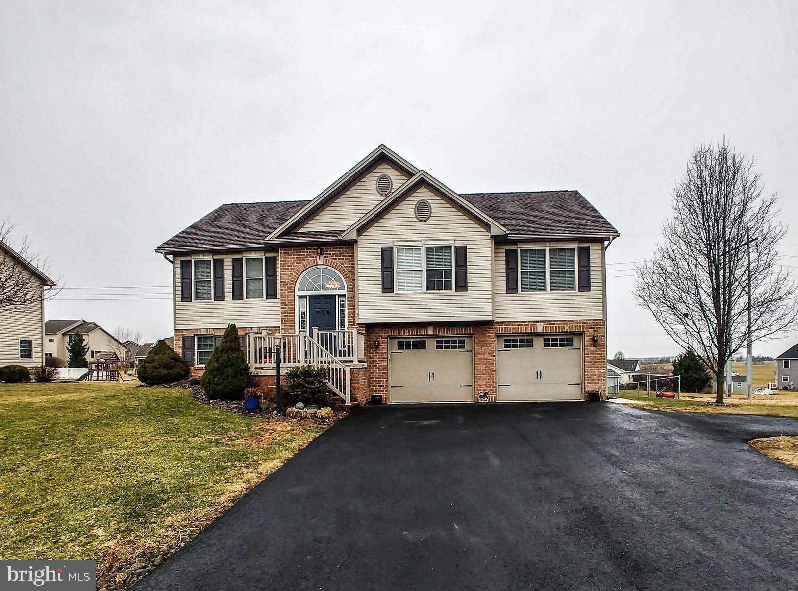 Shippensburg, PA 17257,13 FEATHER DR