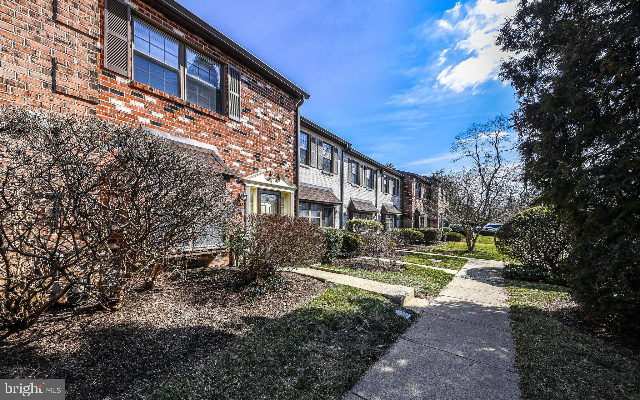 Elkins Park, PA 19027,350 GLEN WAY #350