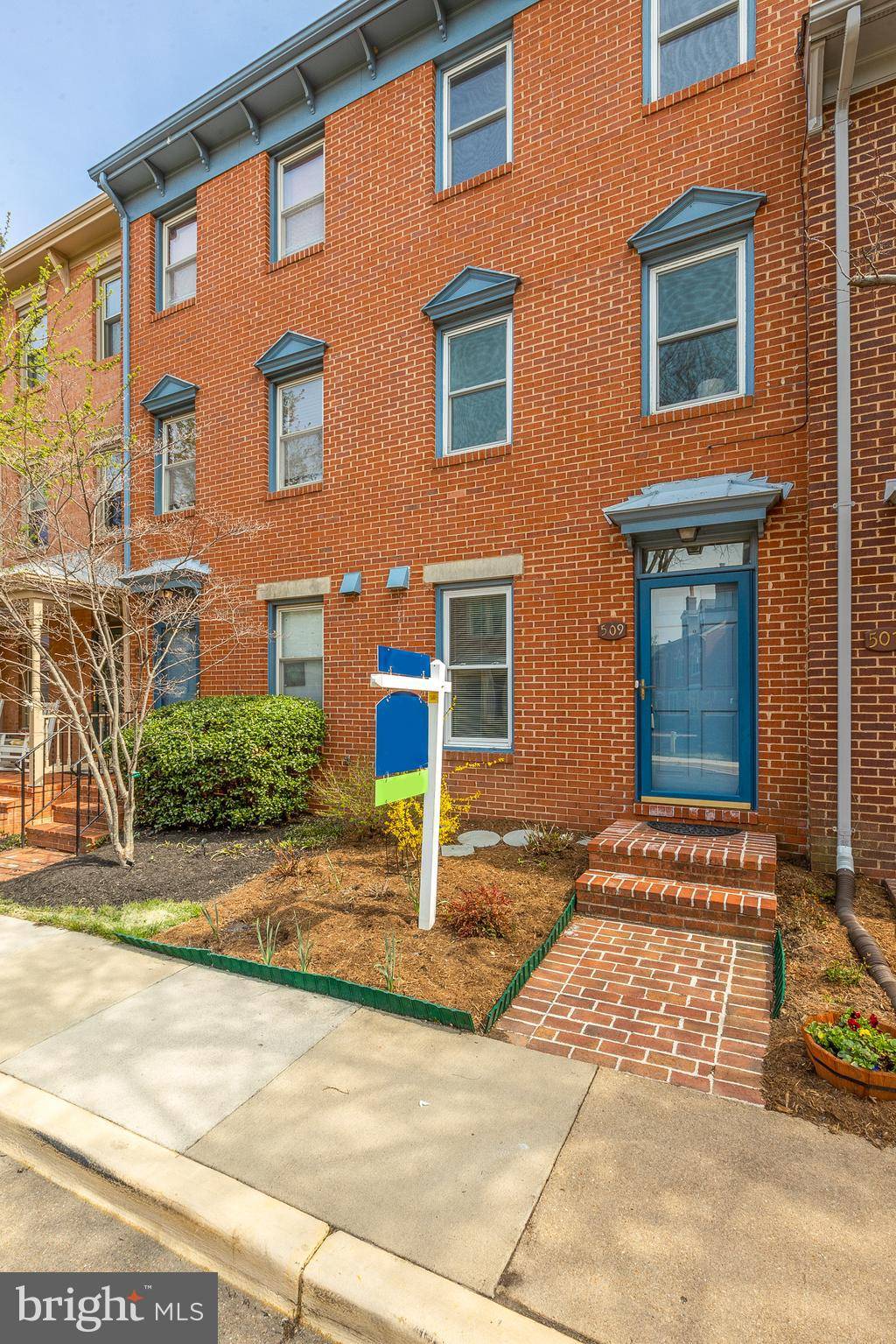 Alexandria, VA 22314,509 COLECROFT CT