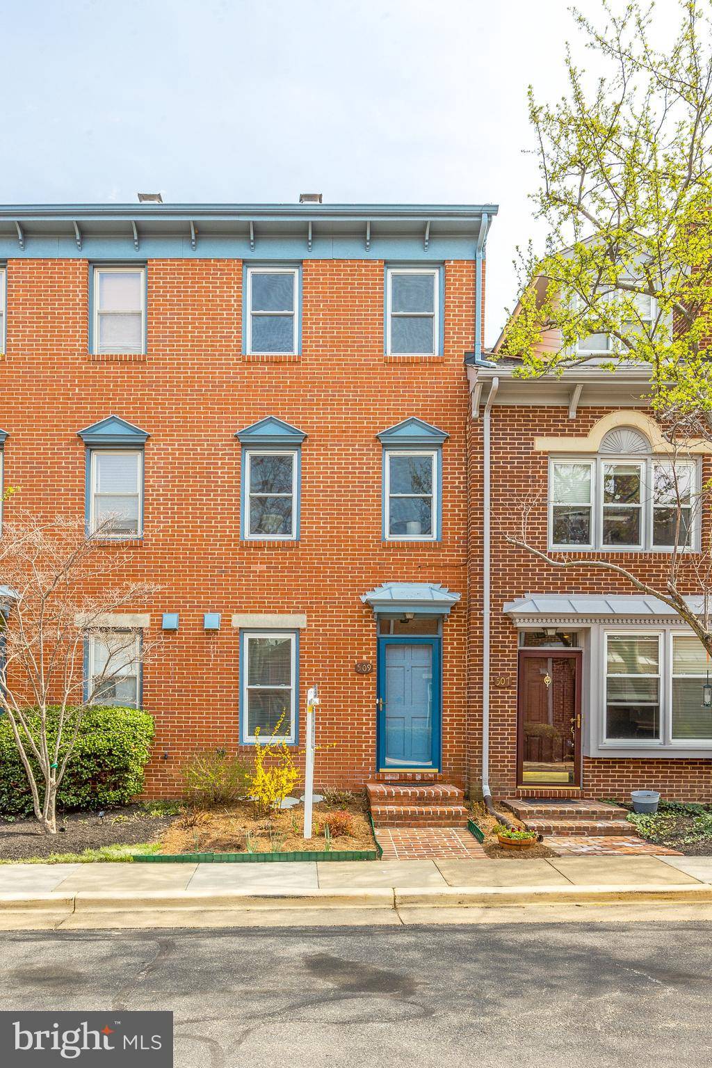 Alexandria, VA 22314,509 COLECROFT CT