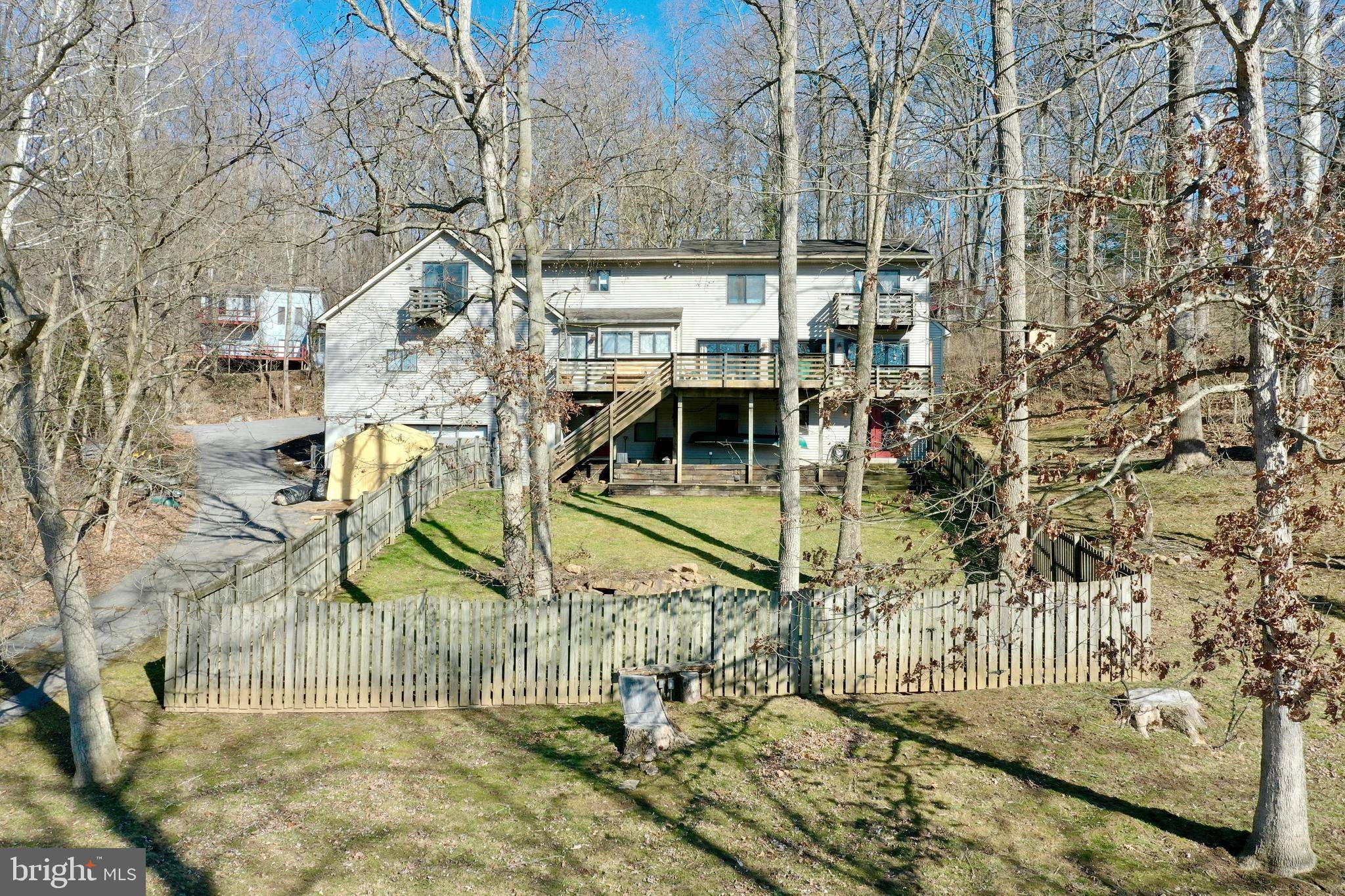 Falling Waters, WV 25419,25 FITZHUGH LN