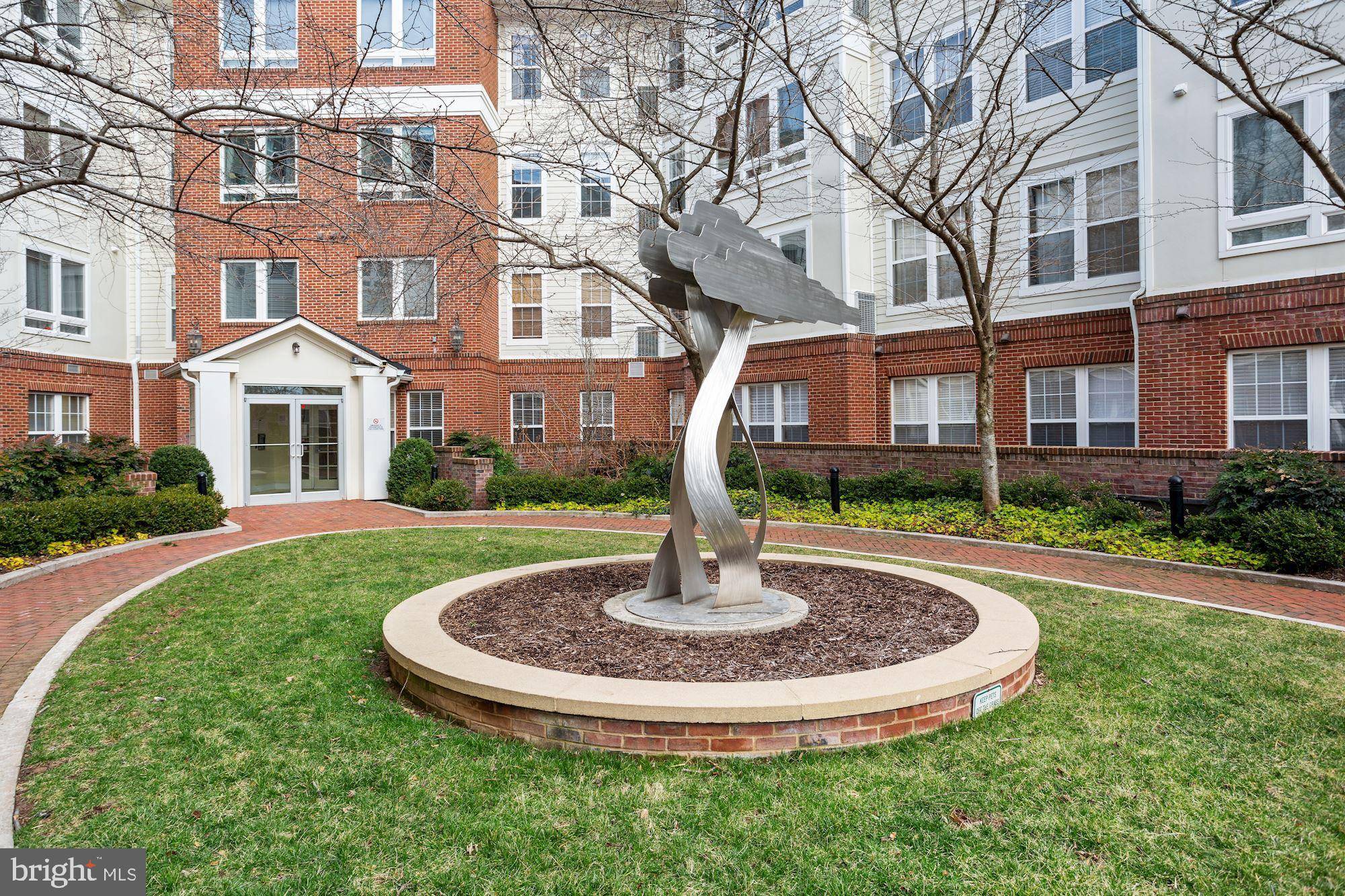 Arlington, VA 22204,801 S GREENBRIER ST #404