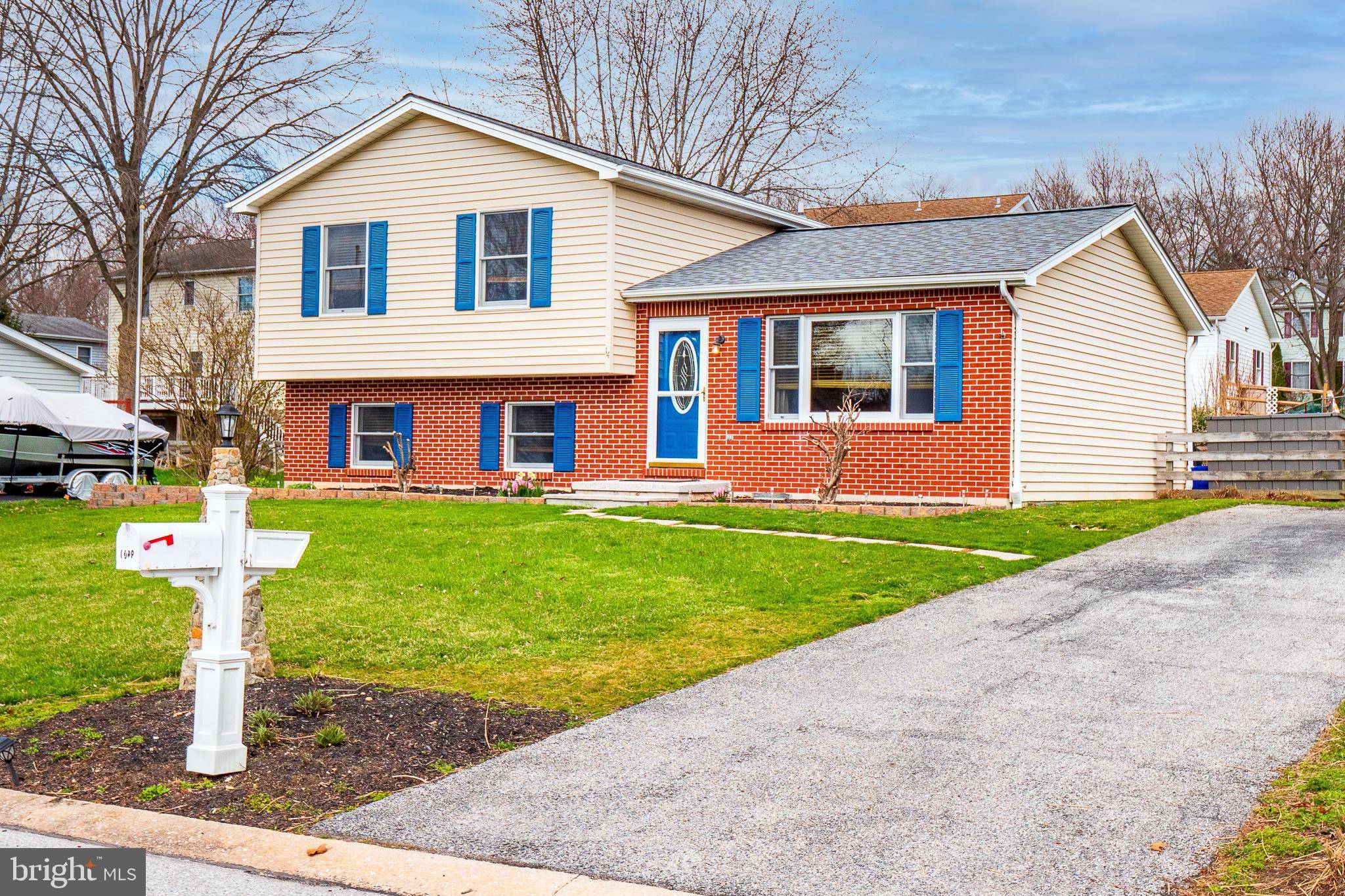 Hanover, PA 17331,14 GARDEN LN