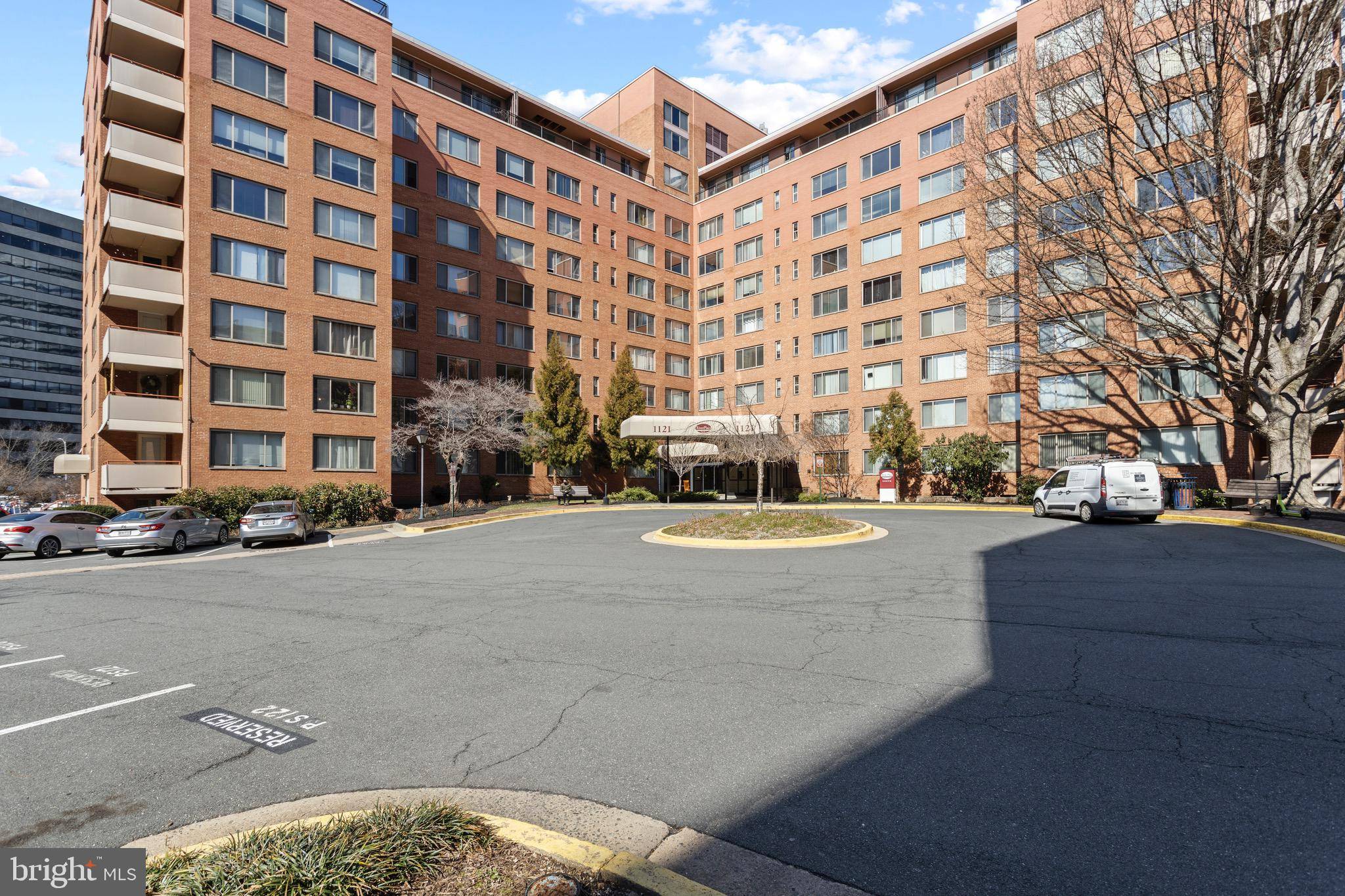 Arlington, VA 22209,1121 ARLINGTON BLVD #235