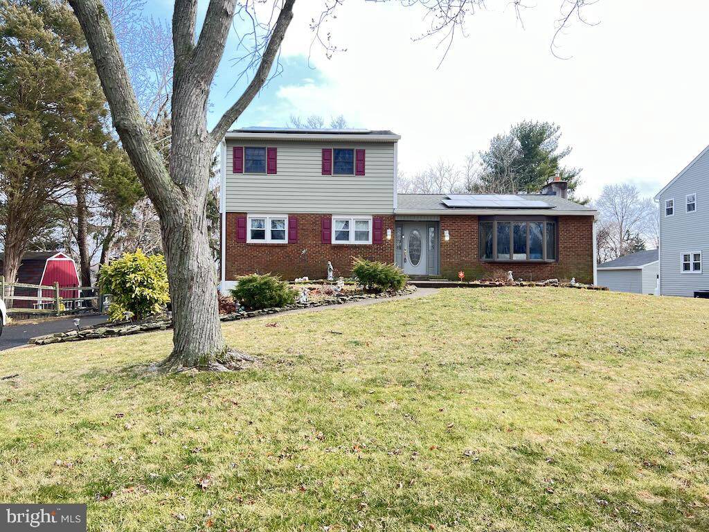 Hatboro, PA 19040,107 HOLLY DR