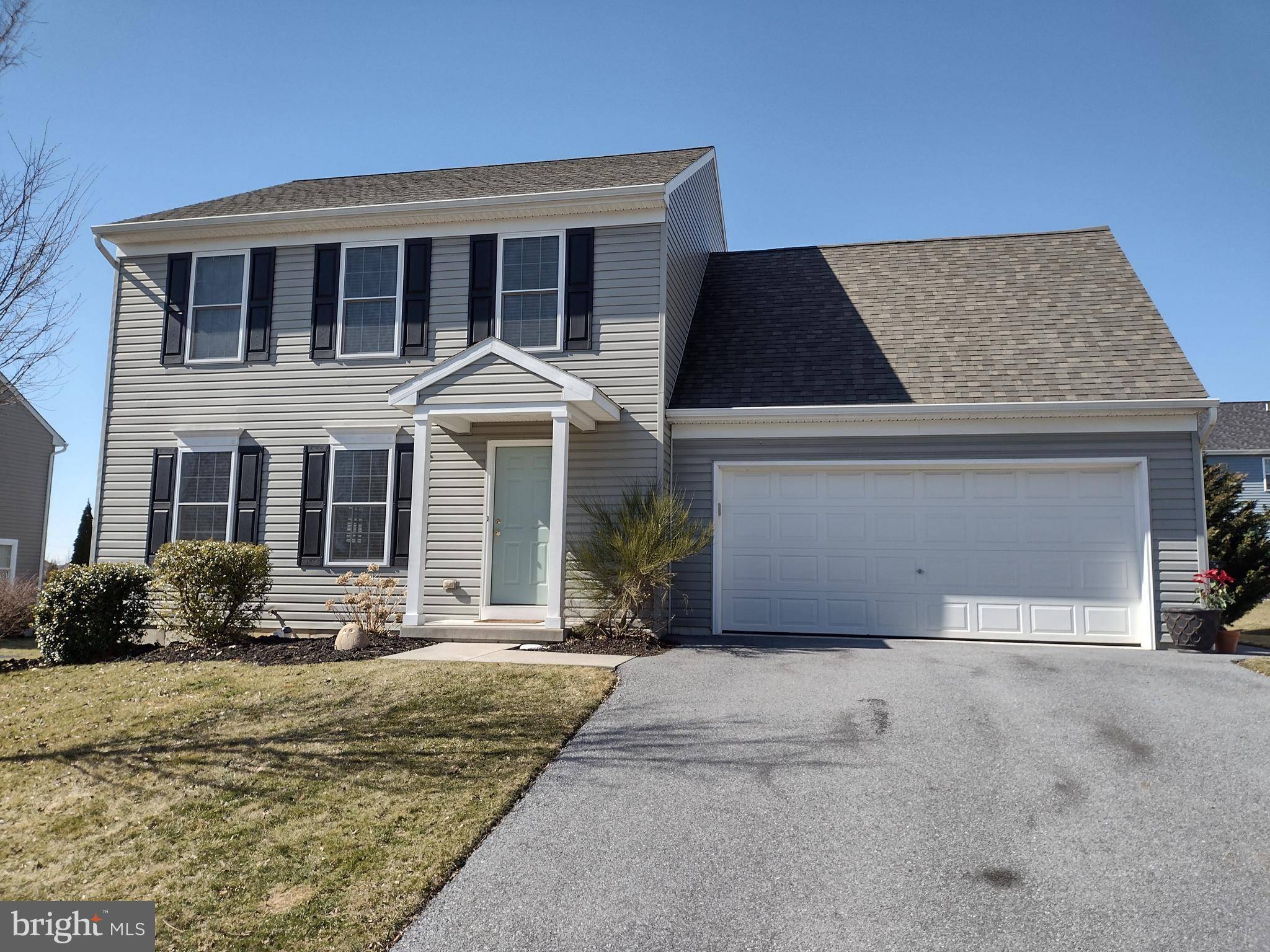 Manheim, PA 17545,228 CEDAR HOLW