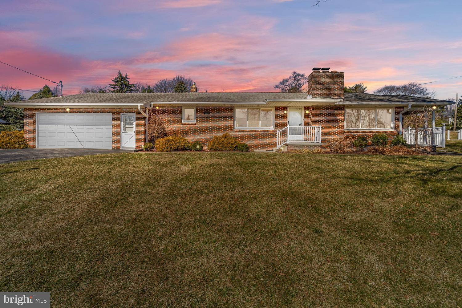 York, PA 17403,327 DONNA LN