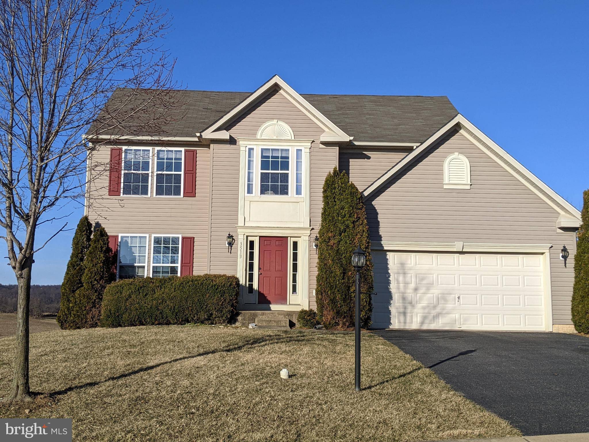 Spring Grove, PA 17362,3513 HARDWOOD TER